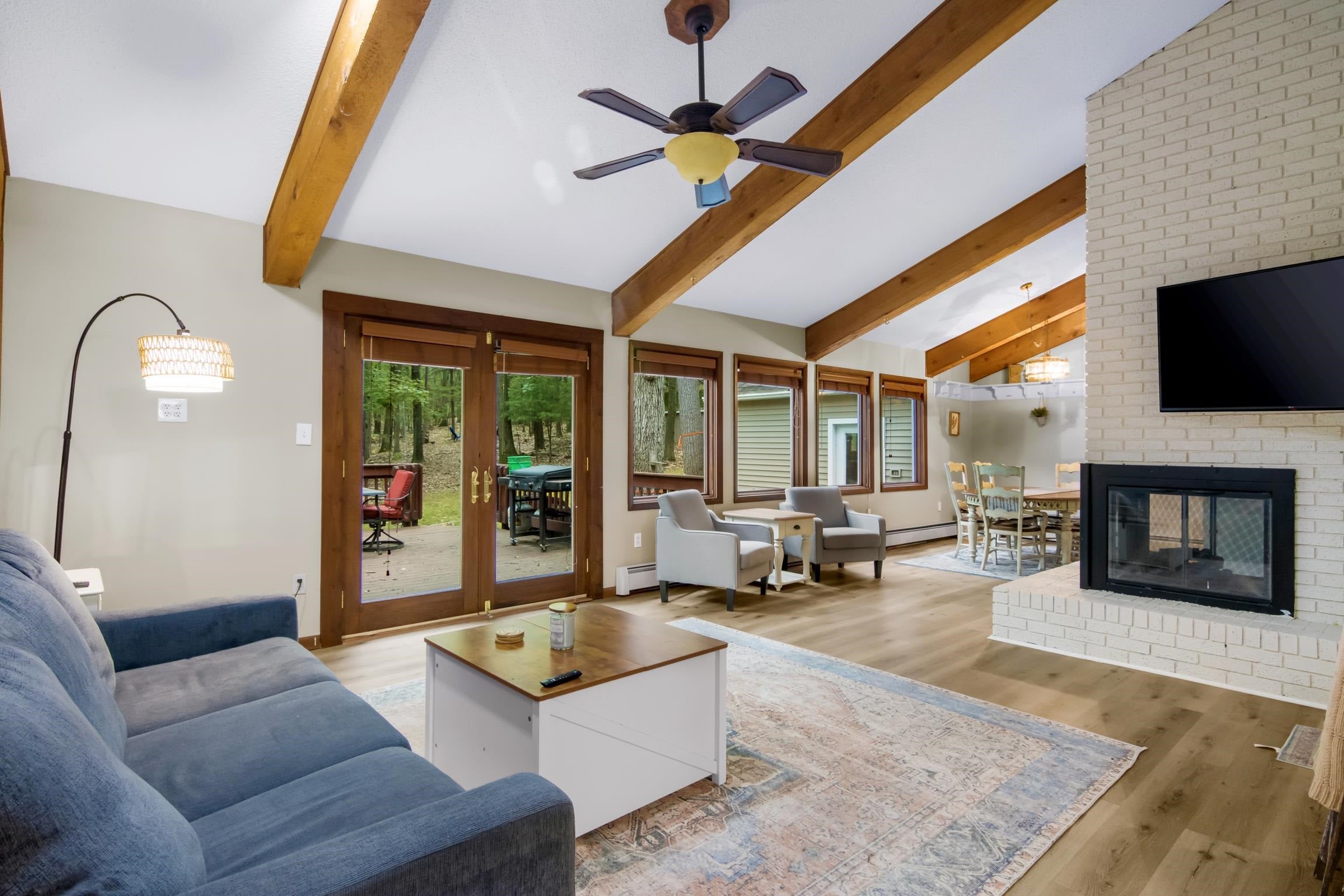 4176 Circle View Drive — photo