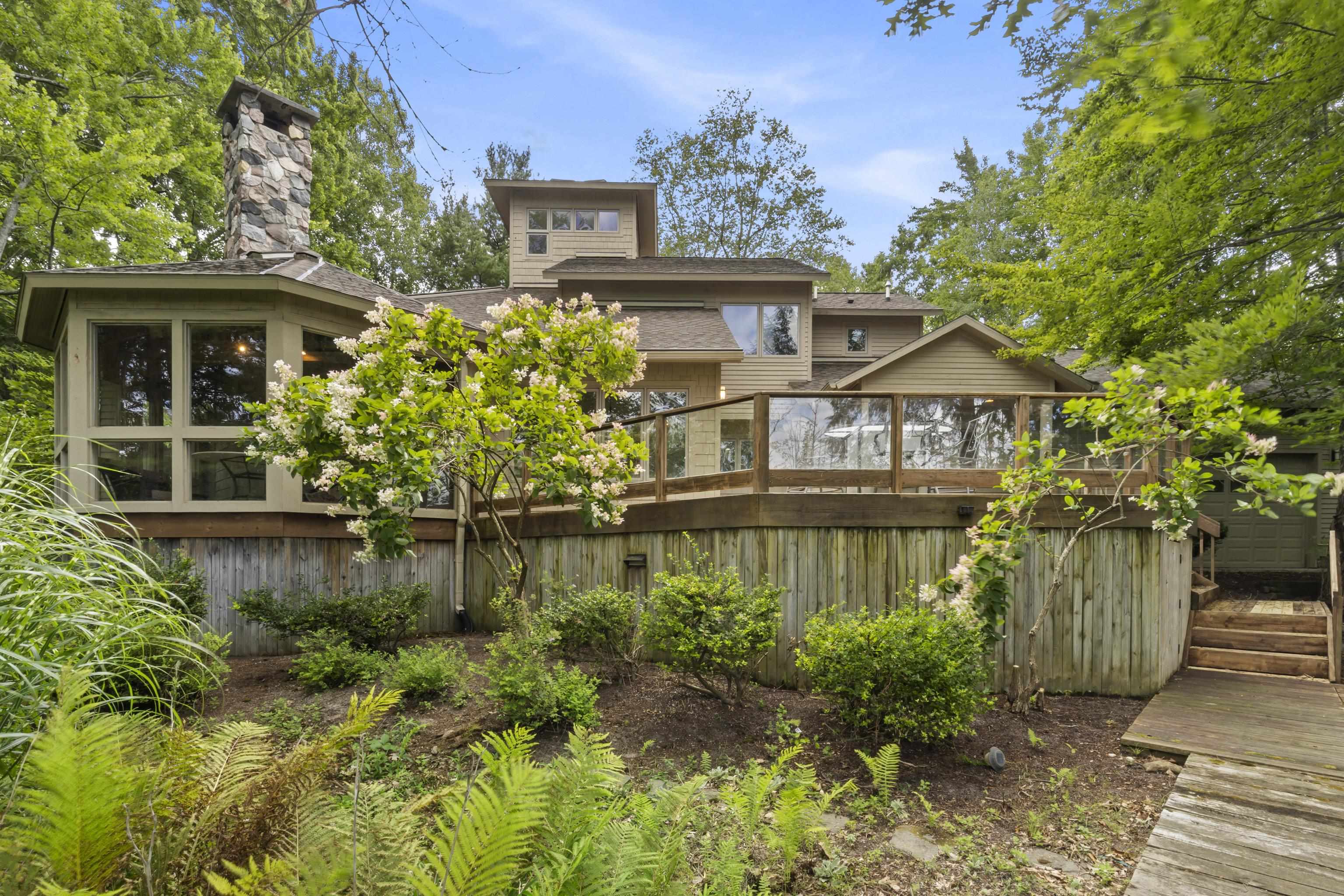 10376 Harmony Dr — photo