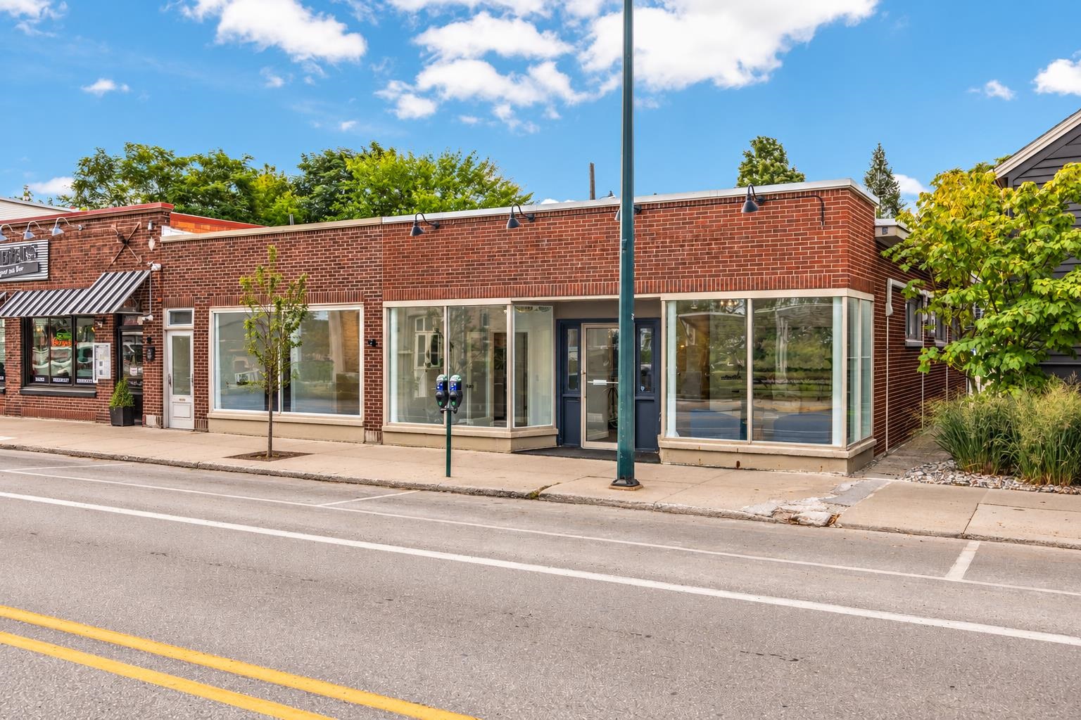 424 E Front — photo