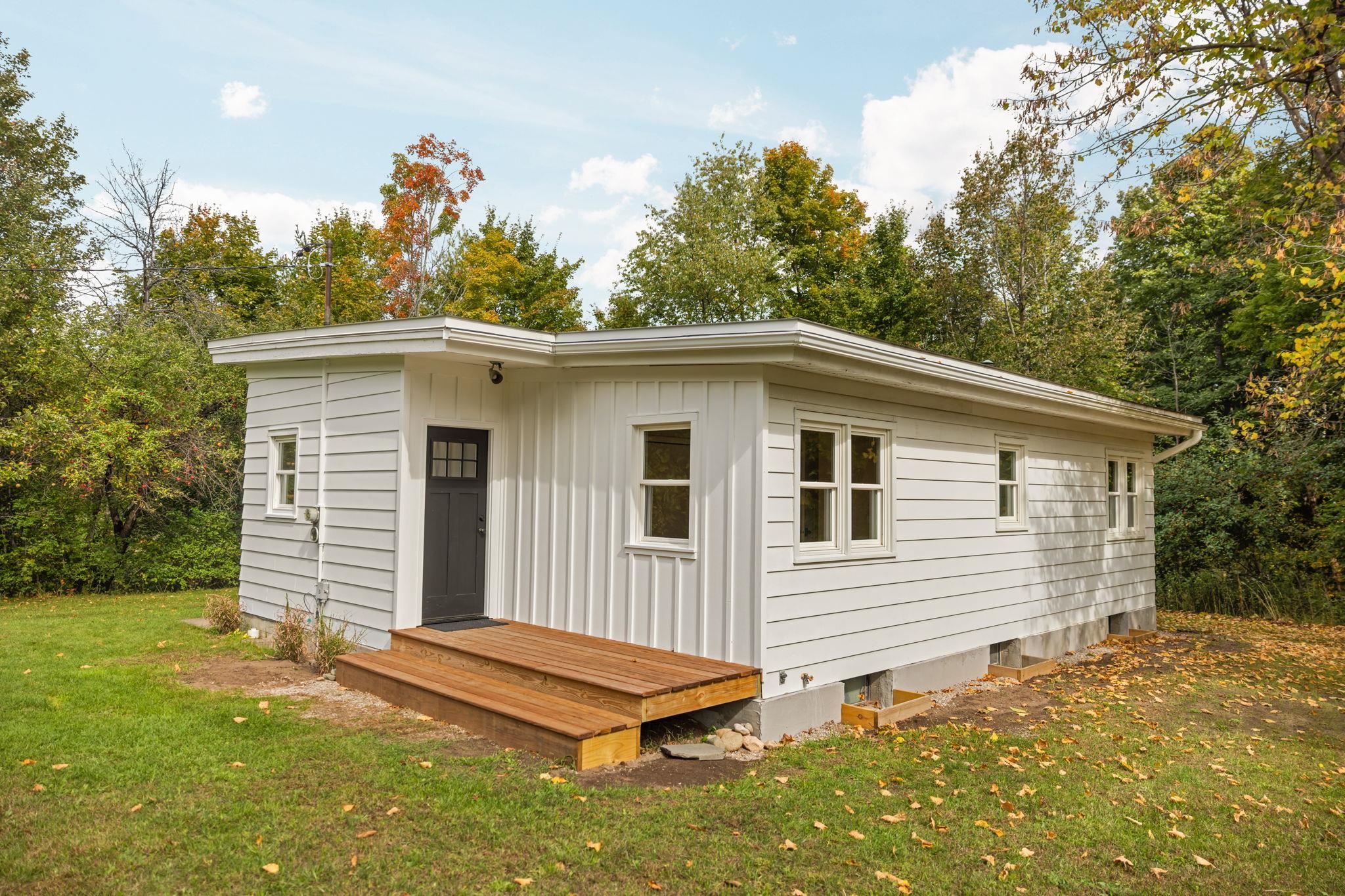 4407 N Long Lake Rd — photo