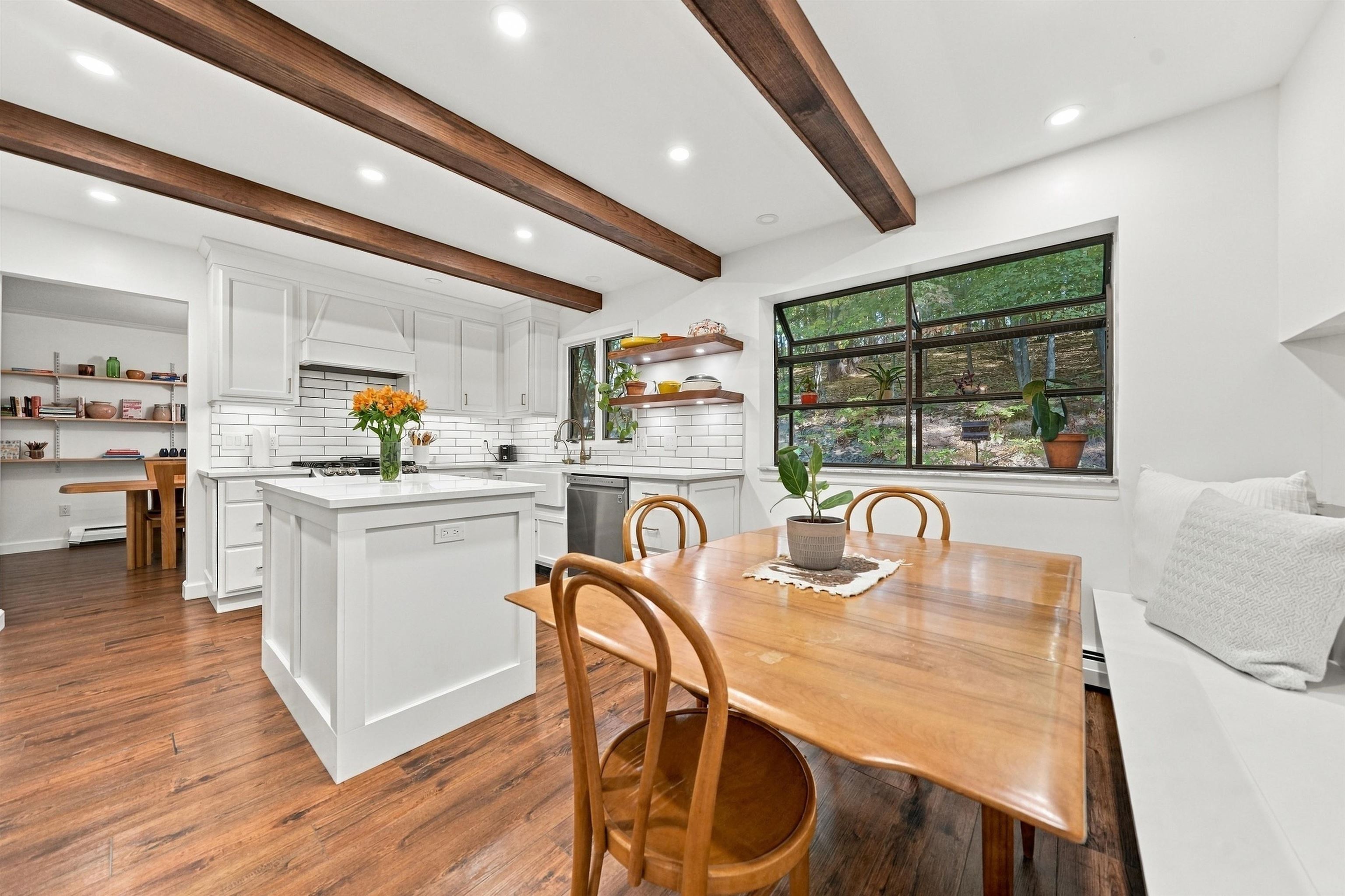 3706 Holiday Village Rd — photo