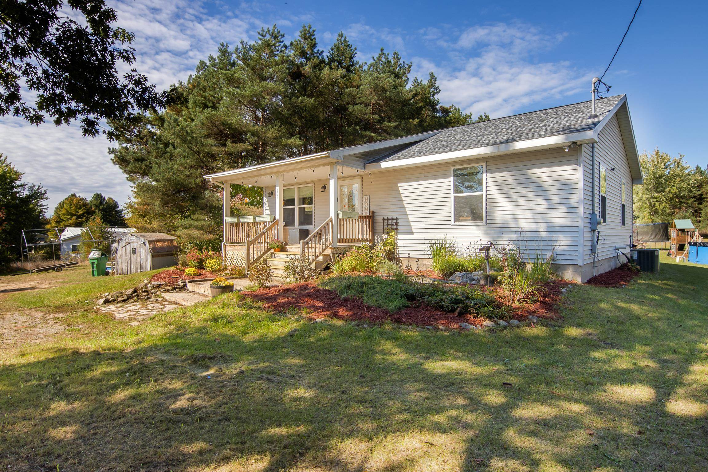 3261 E County Line — photo