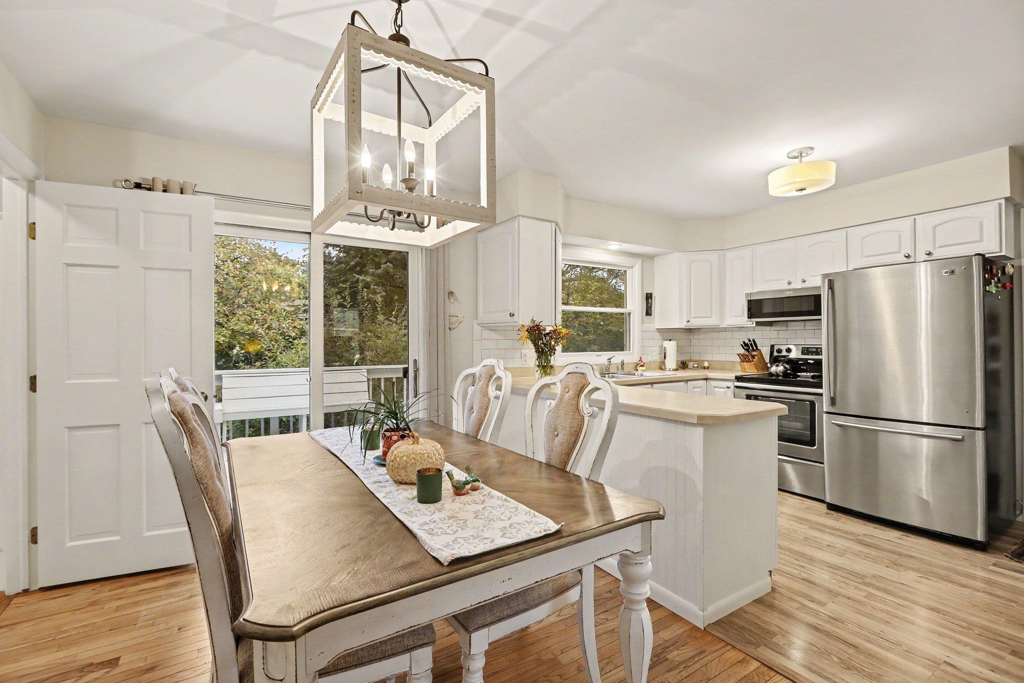 324 Fairlane Dr — photo