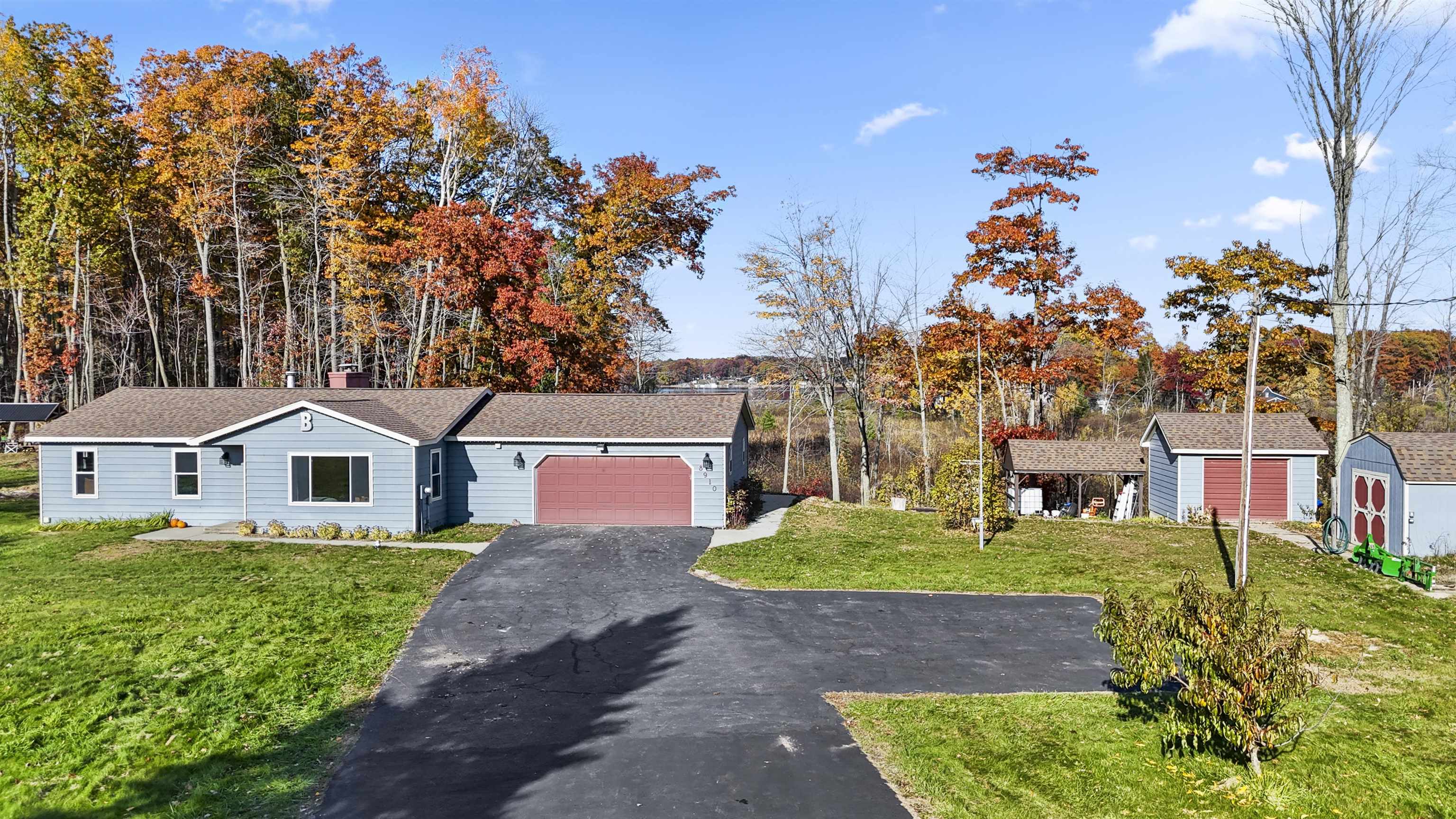 8910 W Jennings Rd — photo
