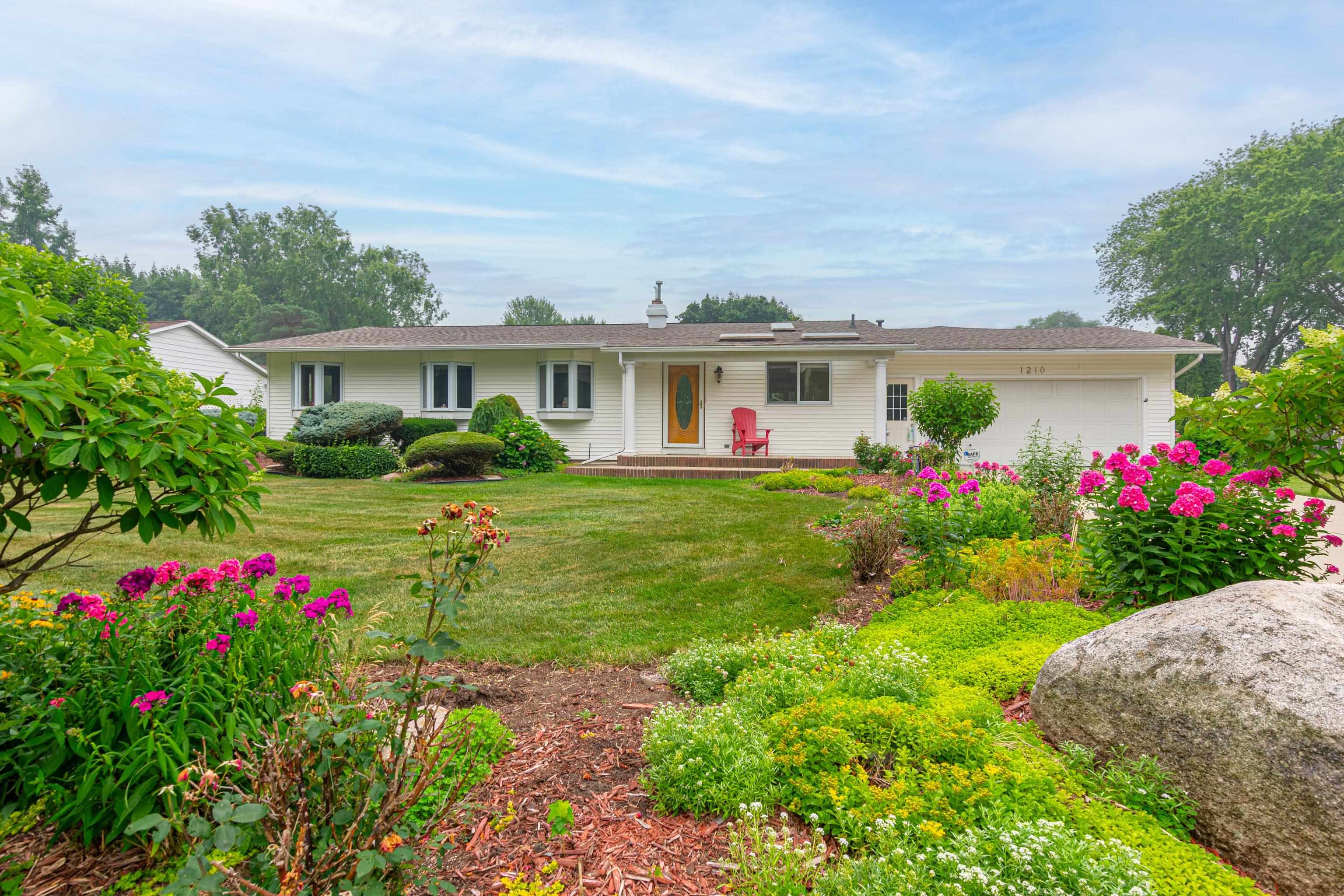 1210 Glenwood Drive — photo