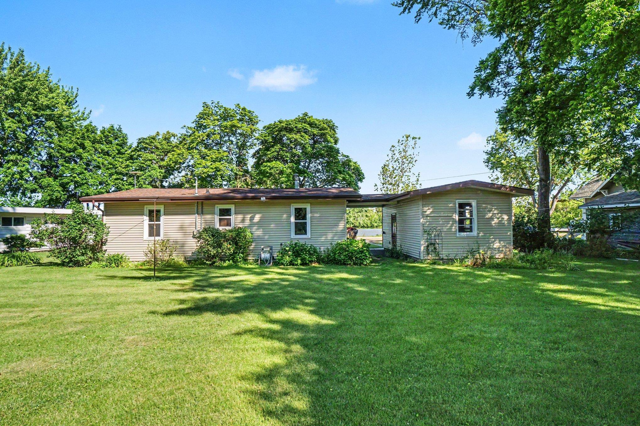 131 Riverside, Alma, MI 48801 — photo 2