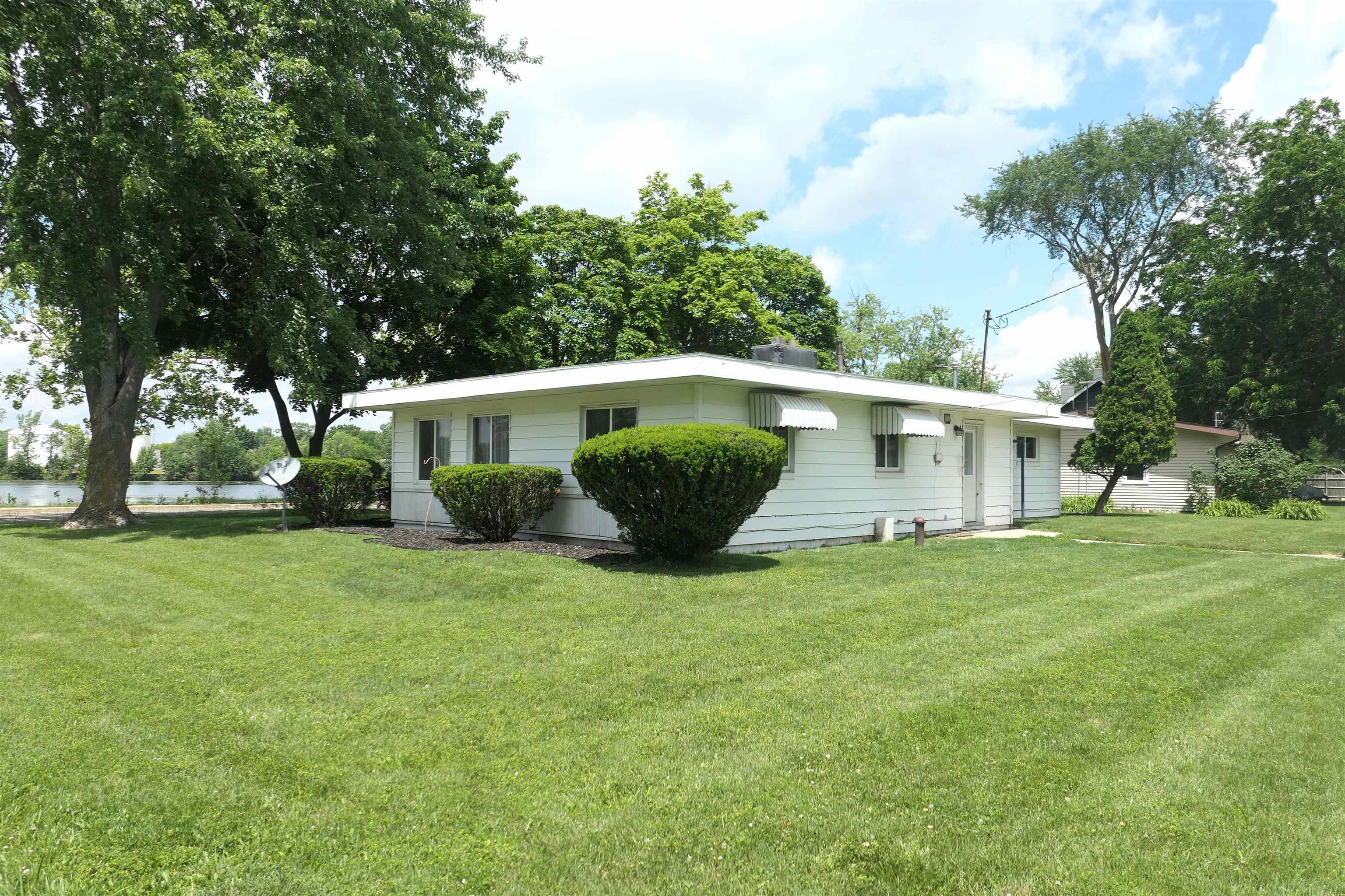 135 Riverside, Alma, MI 48801 — photo 2