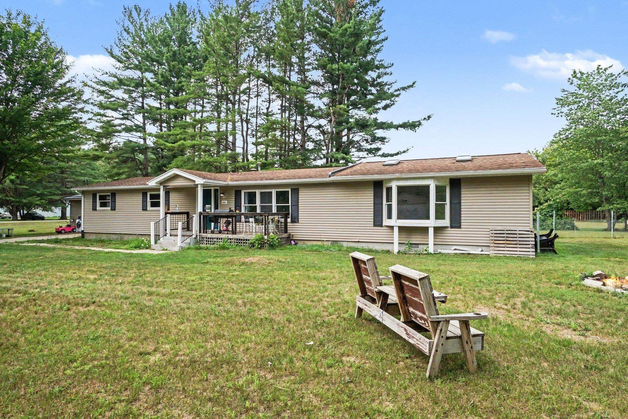 3989 S Foster Road — photo
