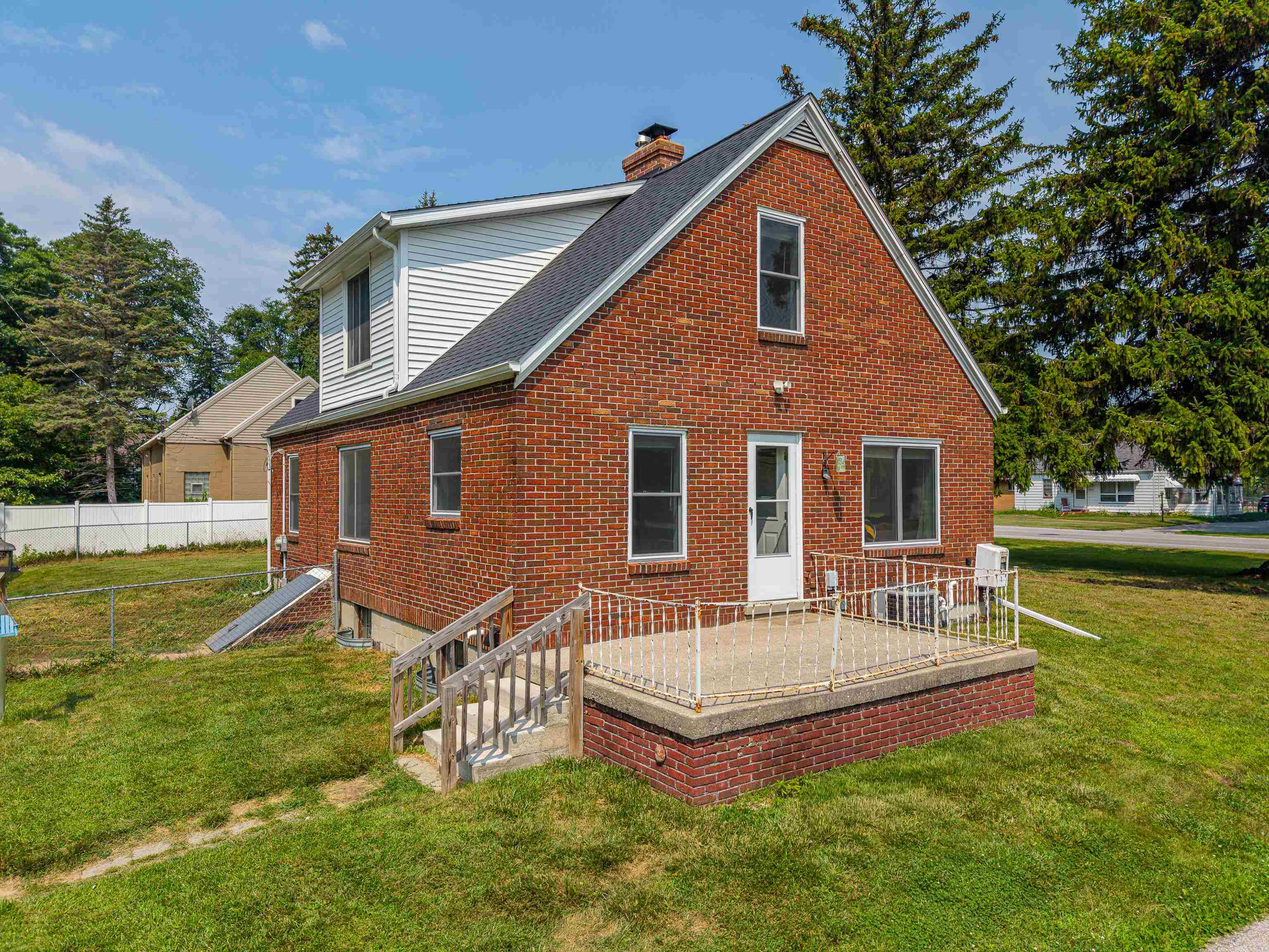 1152 Midland Road — photo