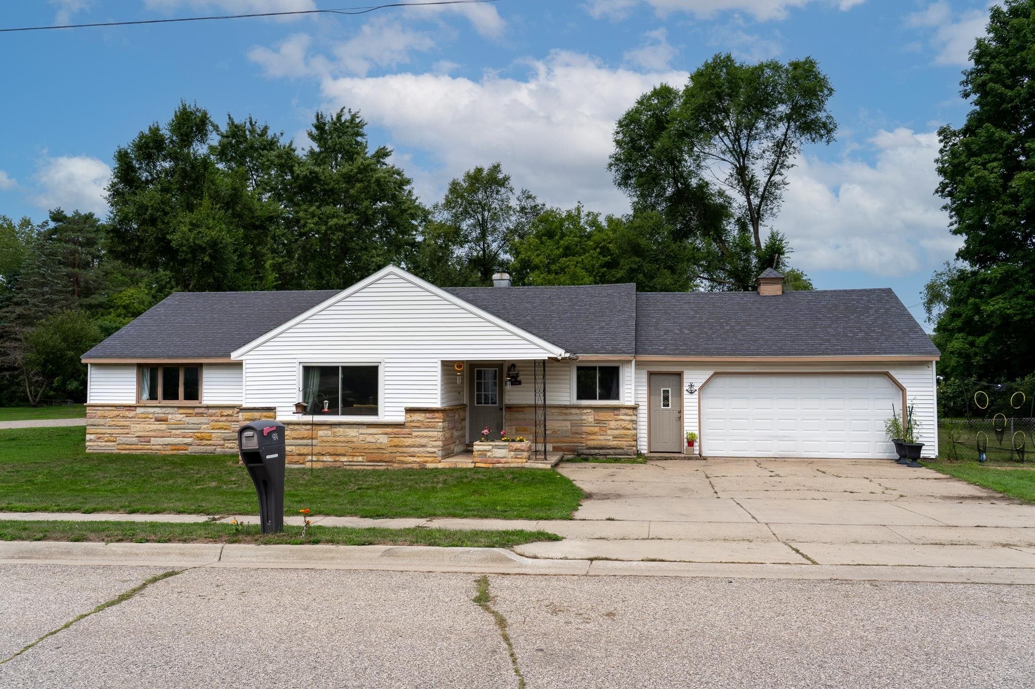 198 W Ohio Street — photo