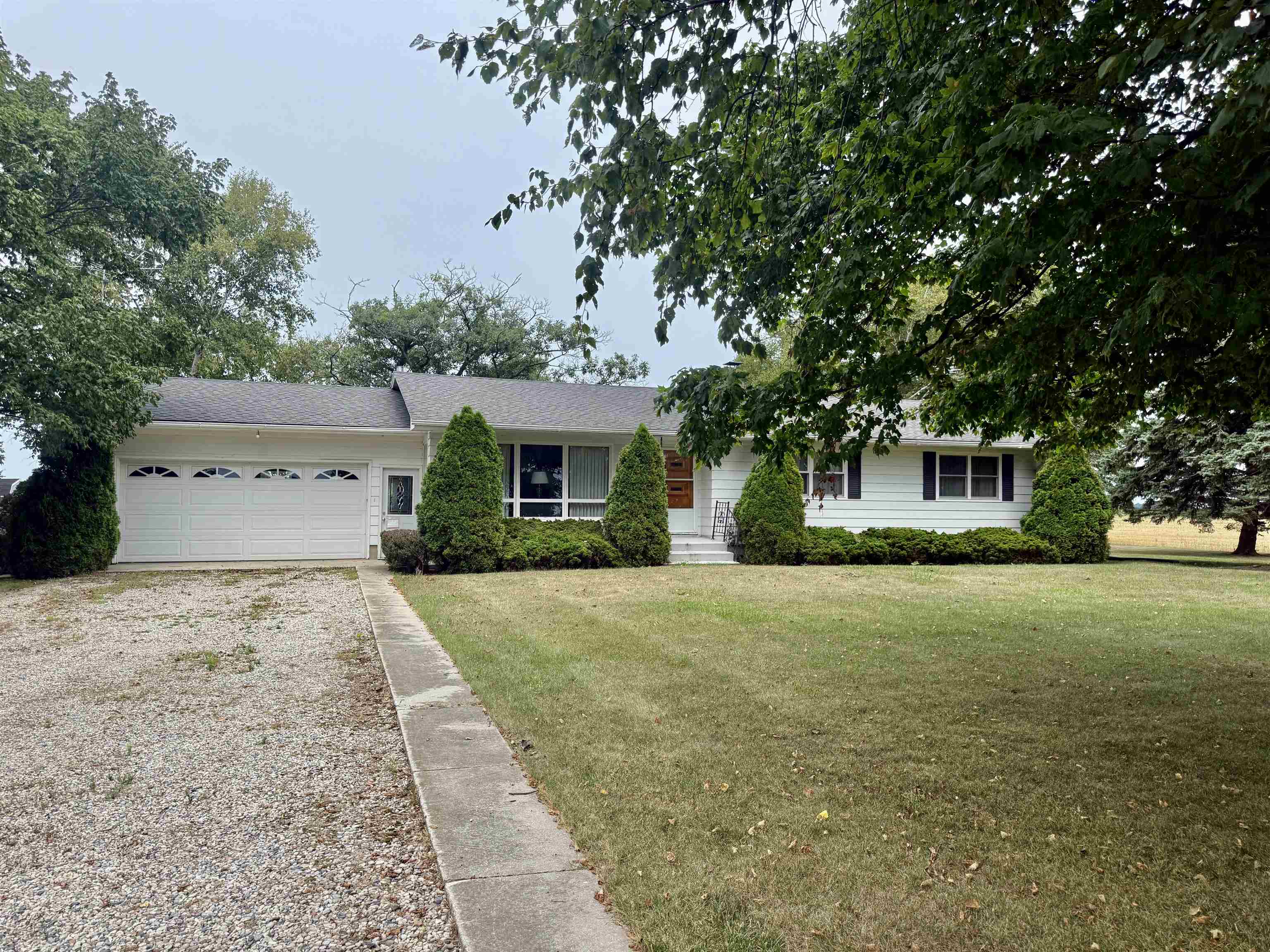 3509 E Saint Charles, Ithaca, MI 48847 — photo 2