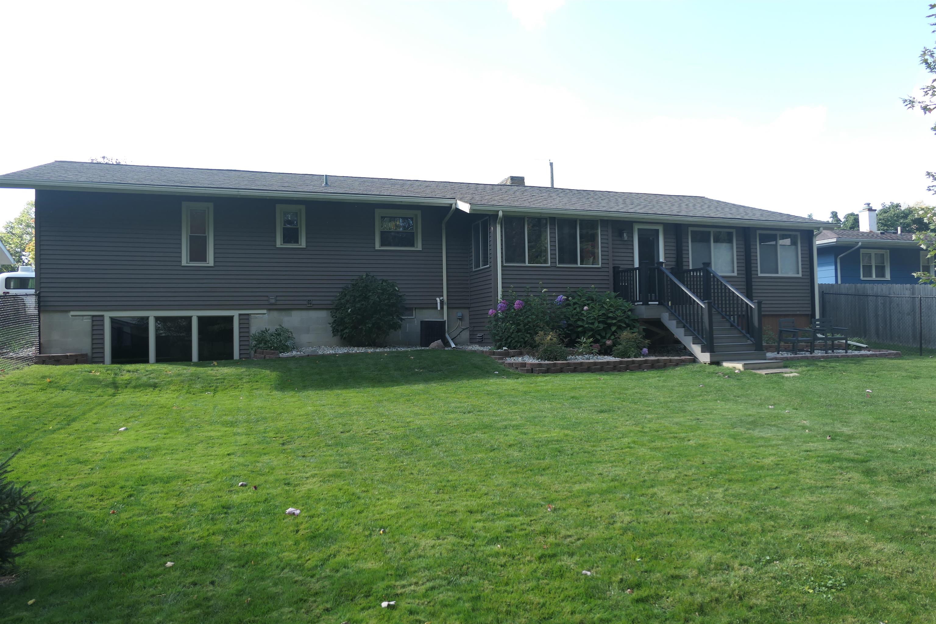 210 Pineview, Alma, MI 48801 — photo 2
