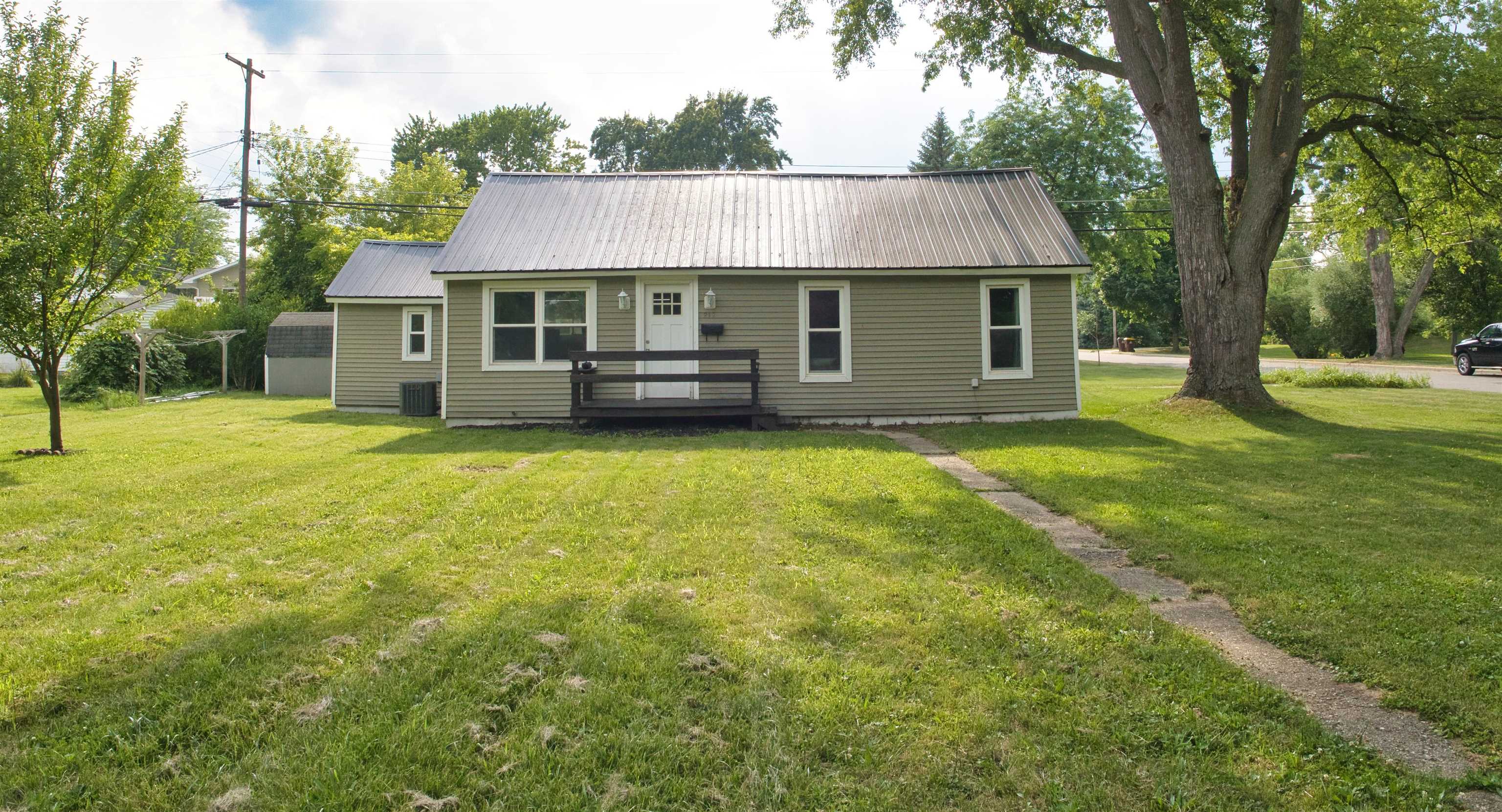 212 S State — photo