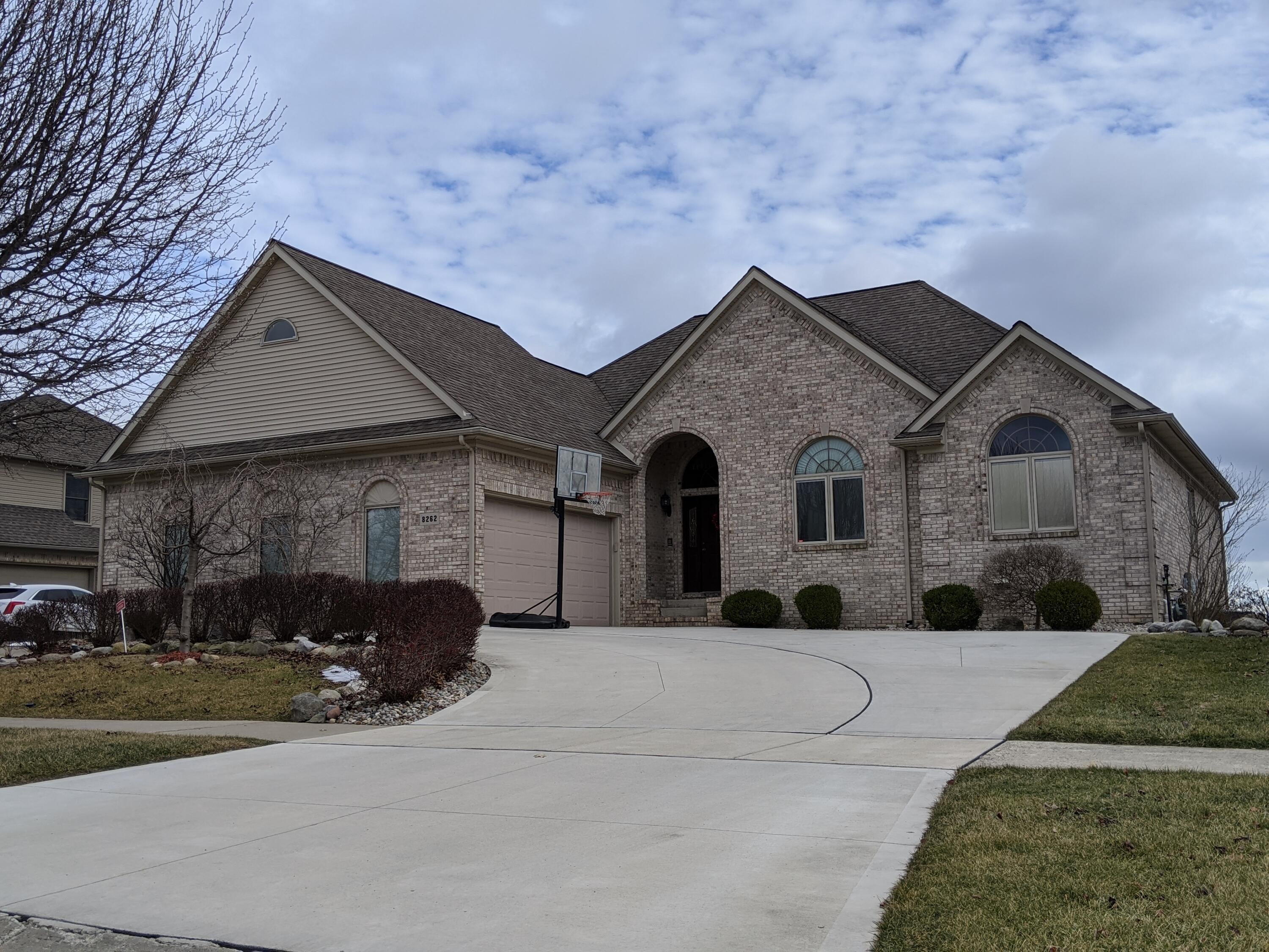 8091 Hunters Ridge Drive — photo