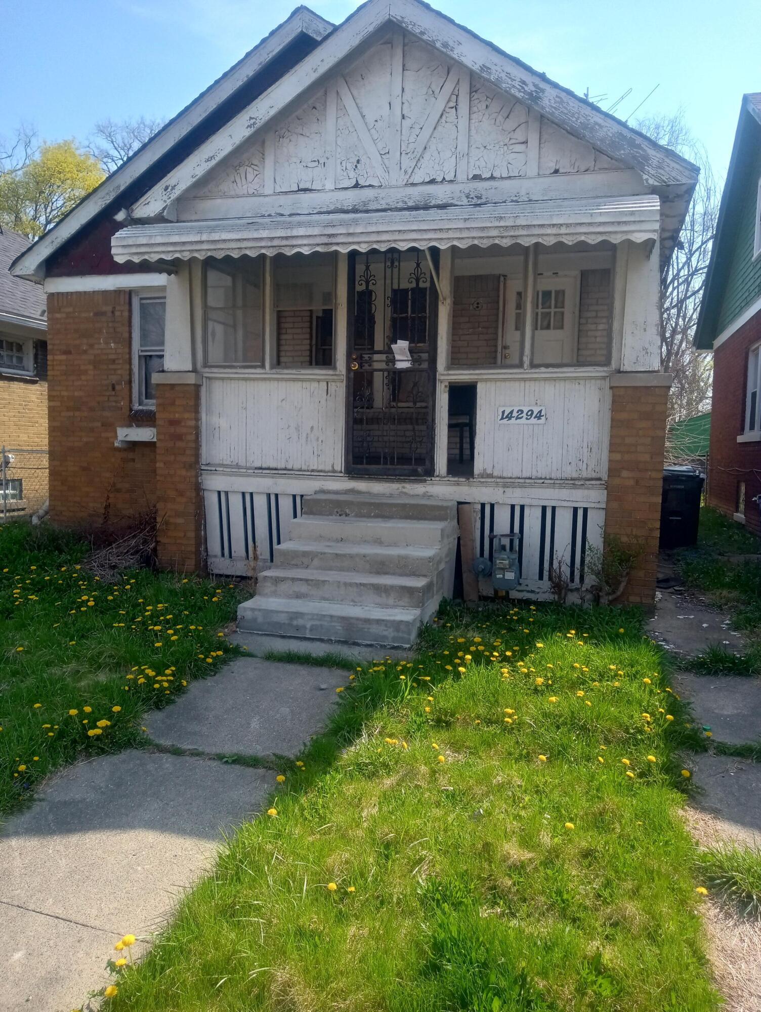 14294 Roselawn — photo