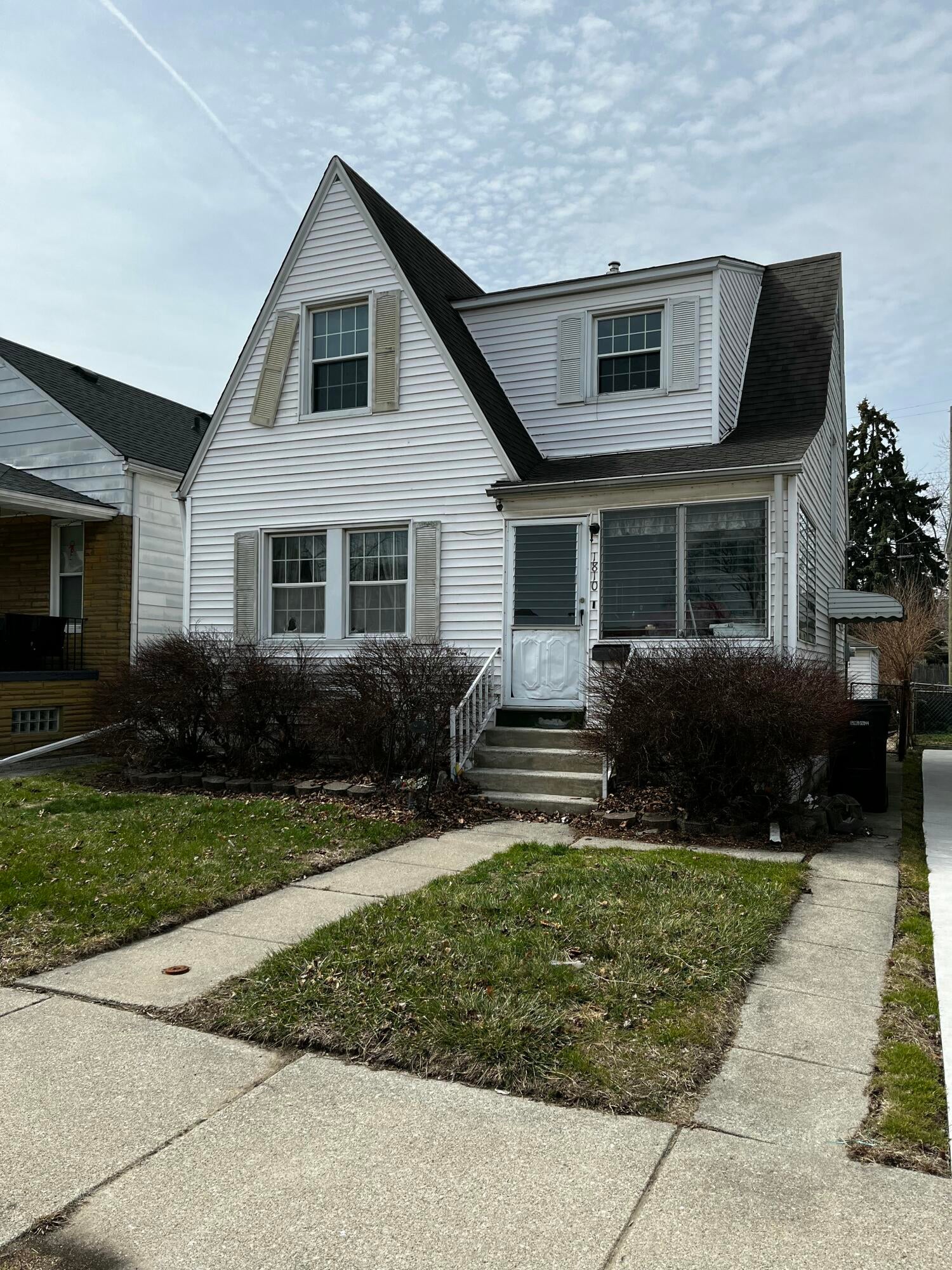 1810 Lindbergh Street — photo