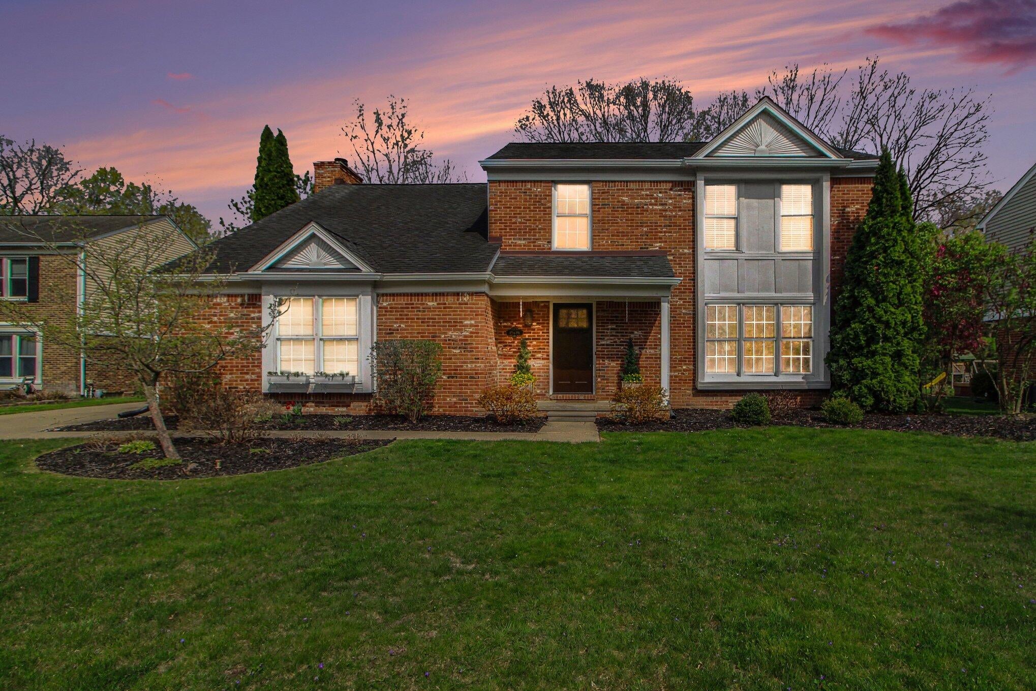 15698 Oakhill Court — photo