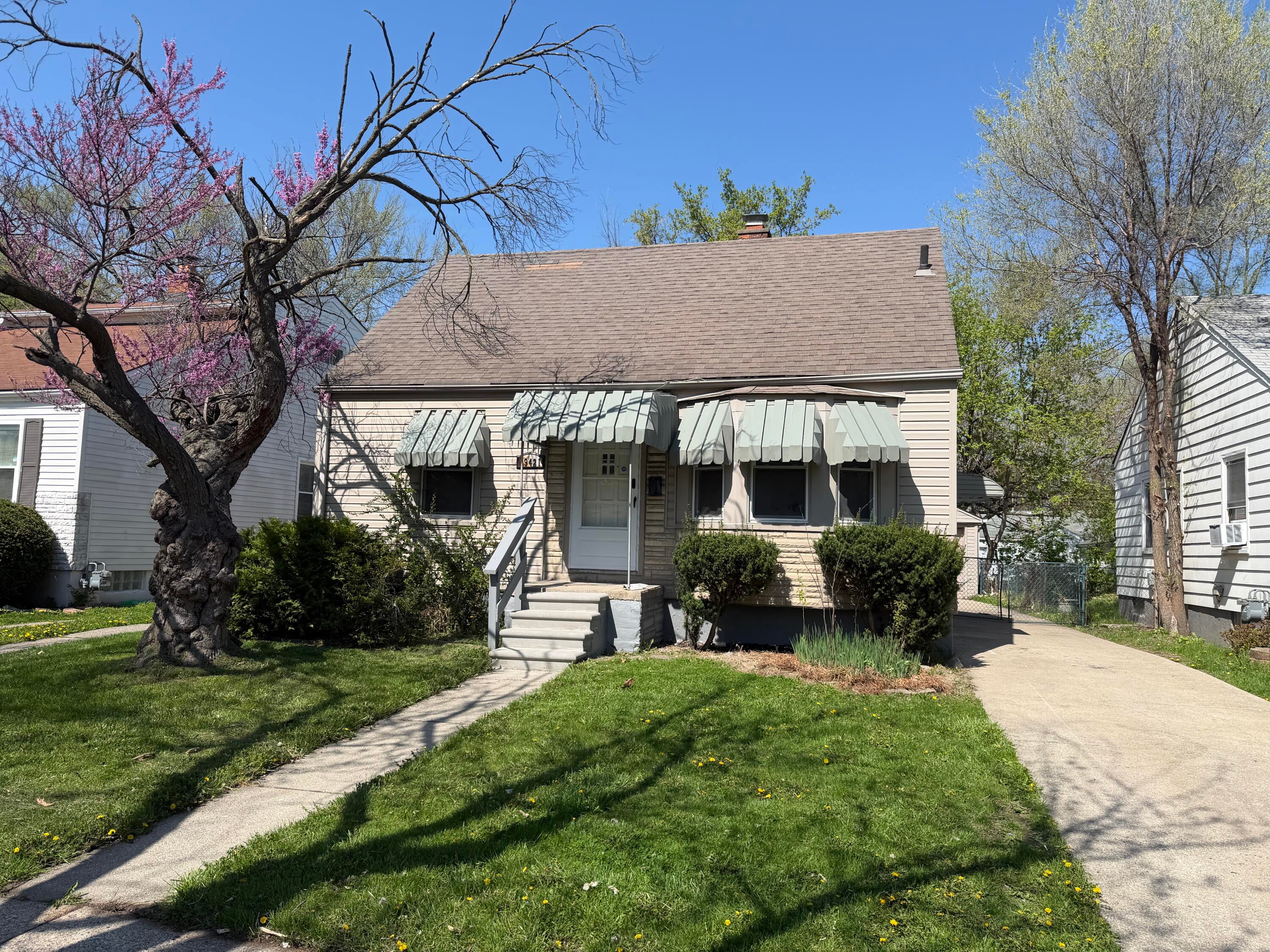 19421 Elkhart Street — photo