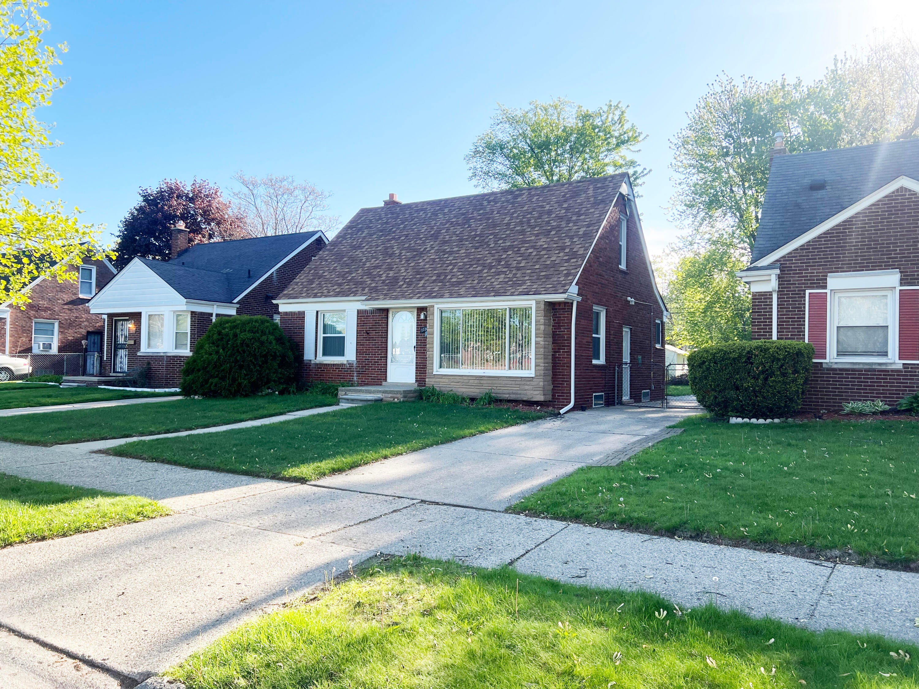 7730 Chatham — photo
