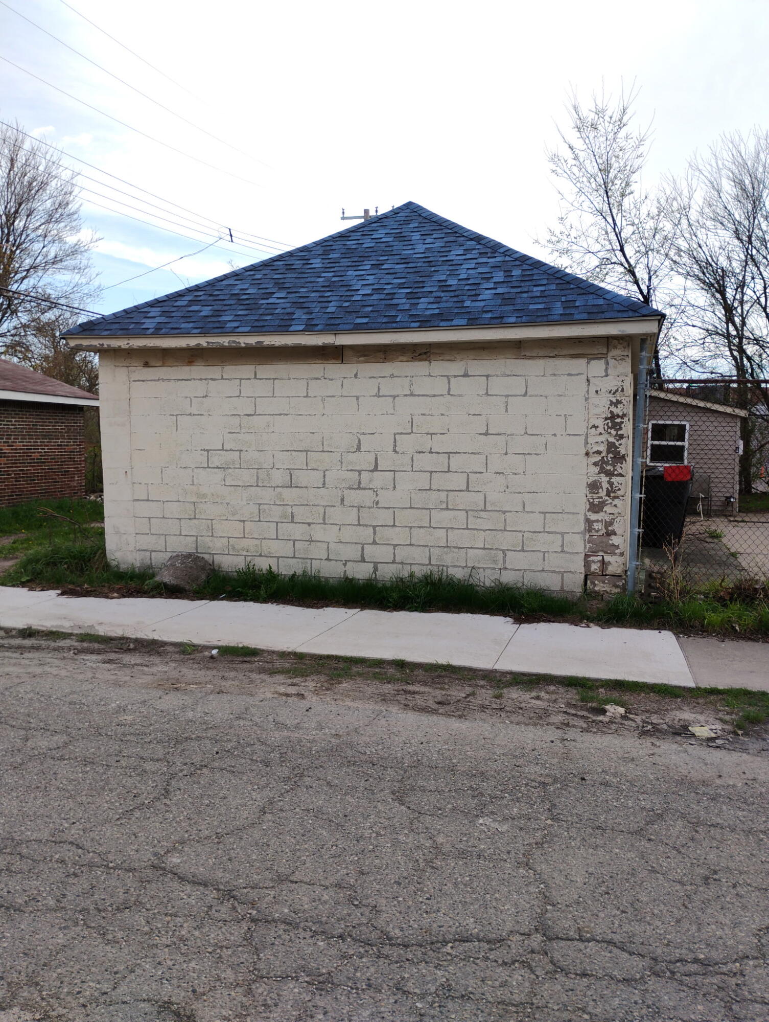 2201 S Fort Street — photo