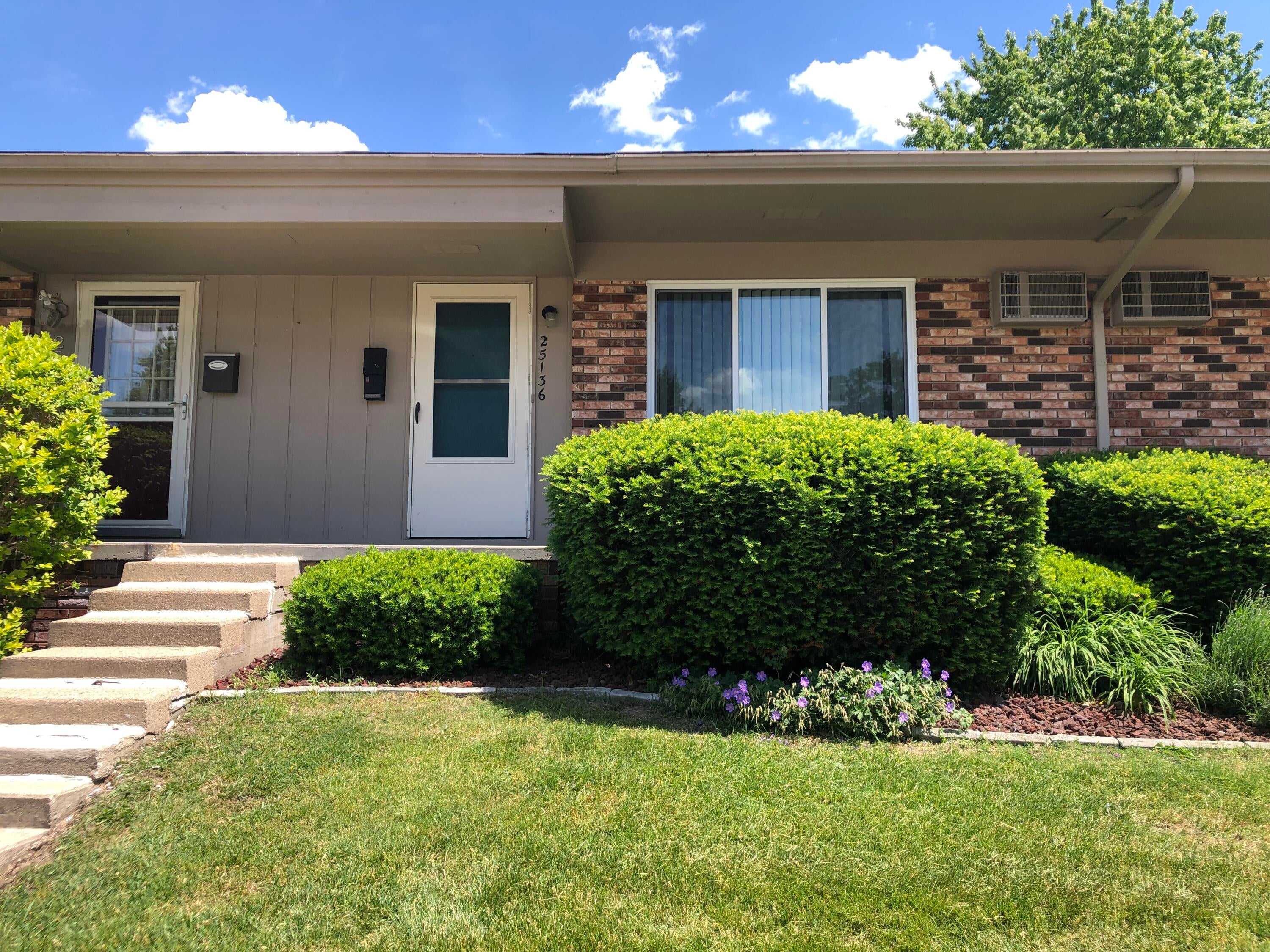 25136 Potomac Drive — photo