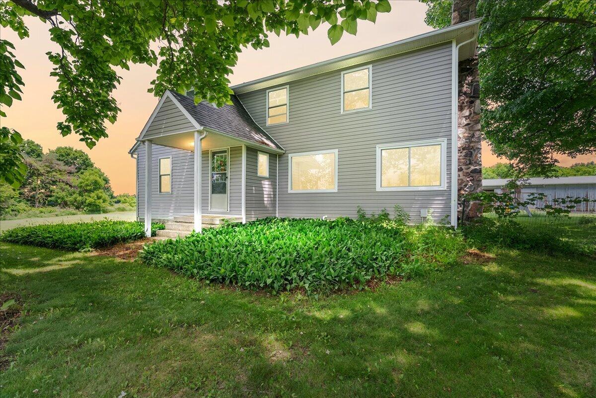 975 Elliott Road — photo
