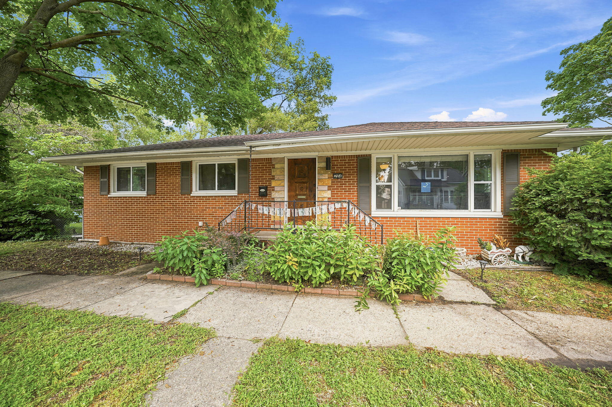 204 Edgewood Place Place — photo