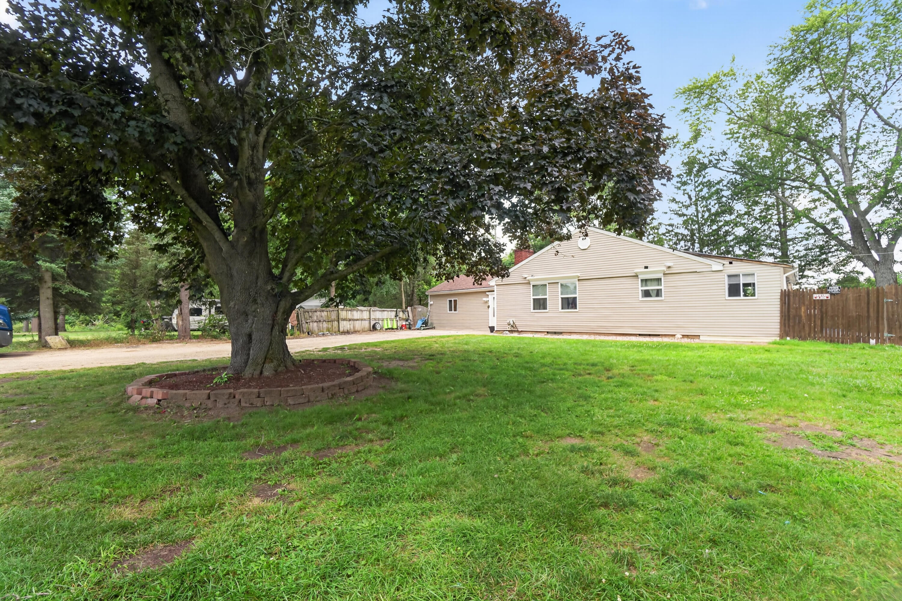 6140 Pinckney Road — photo