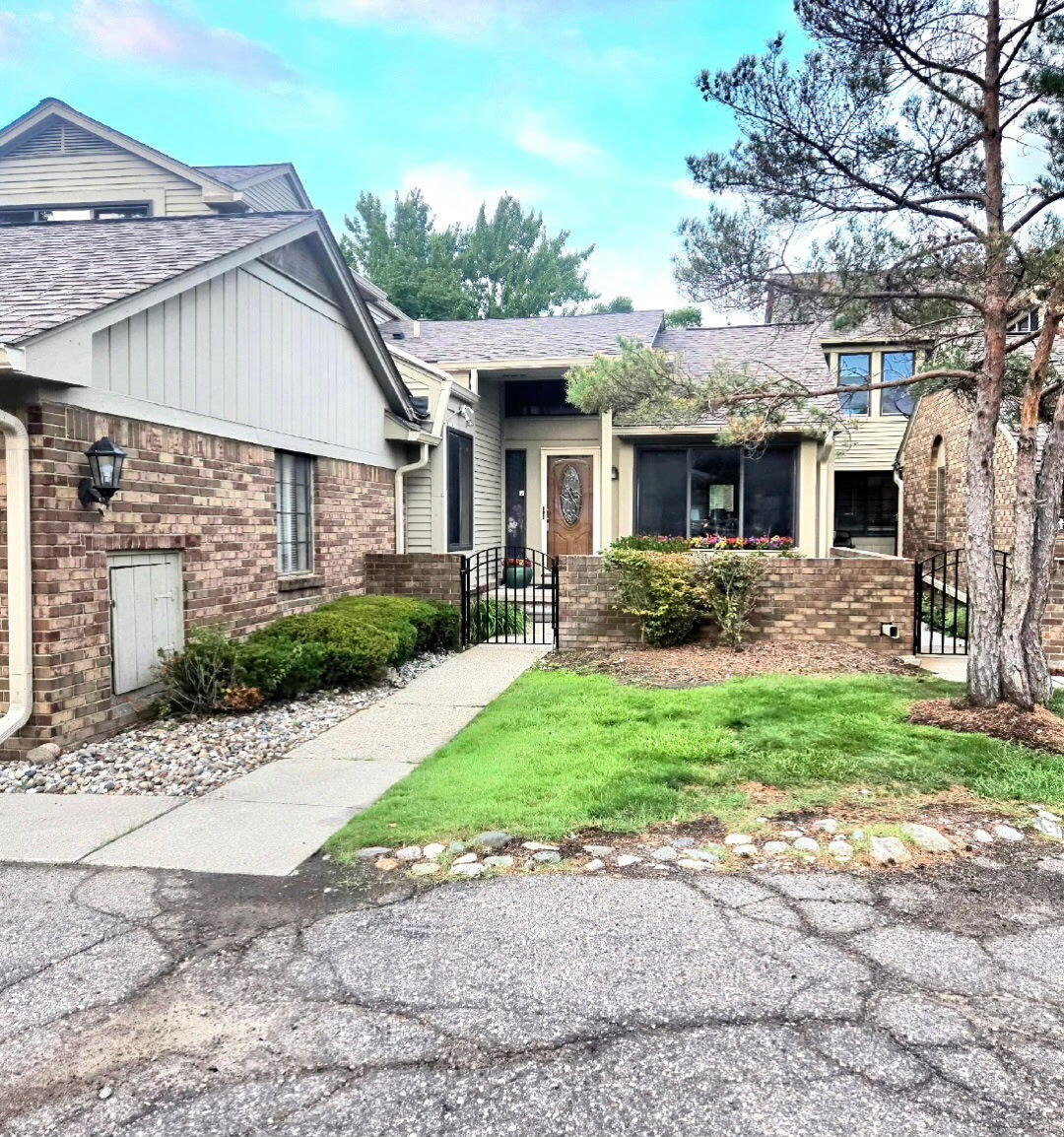 7229 Creeks Bend Drive — photo