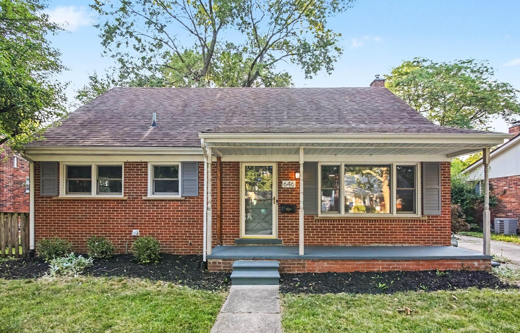 646 Center Drive — photo