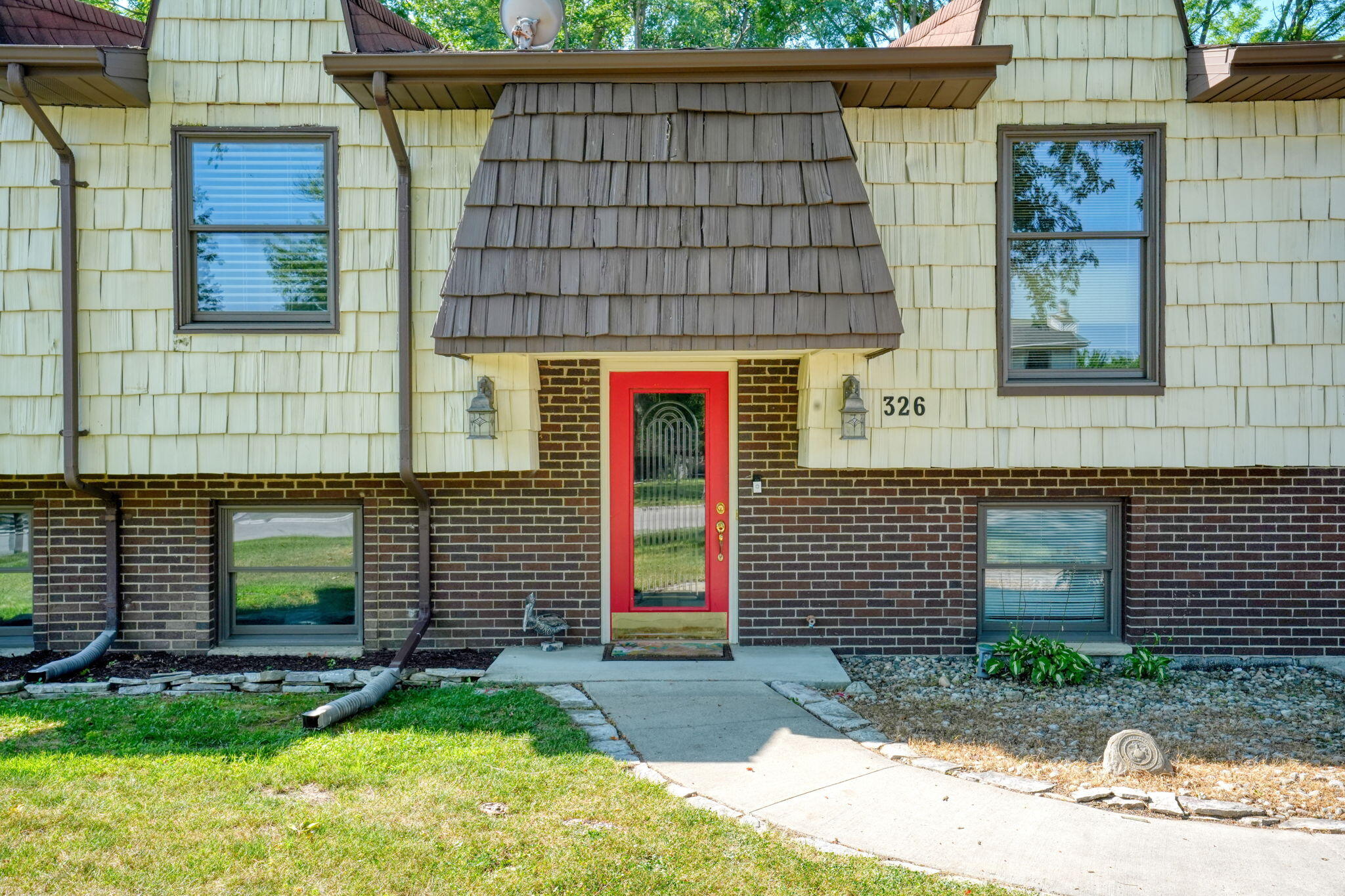 326 E Franklin Street — photo