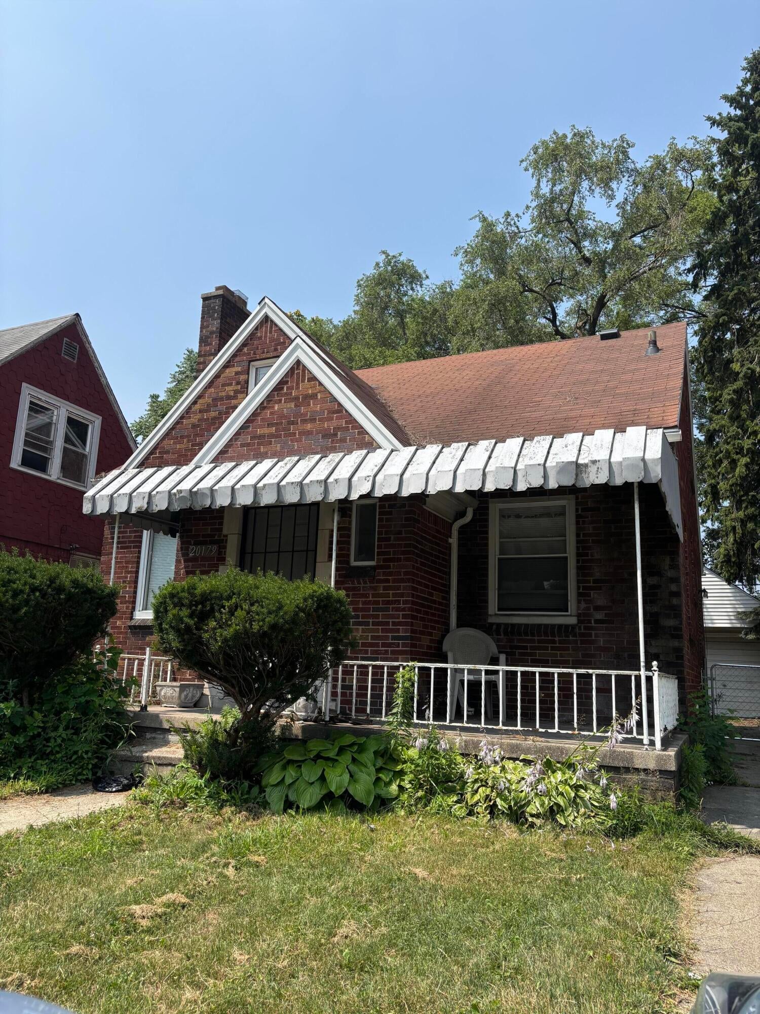 20179 Russell — photo