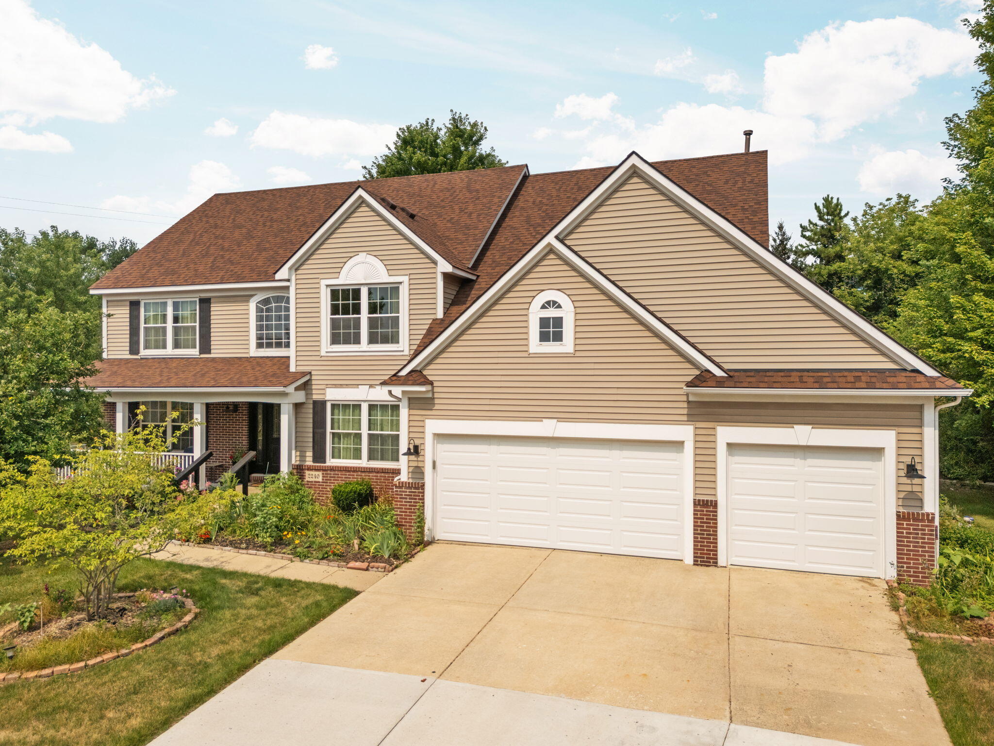 2240 Indian Creek Circle — photo