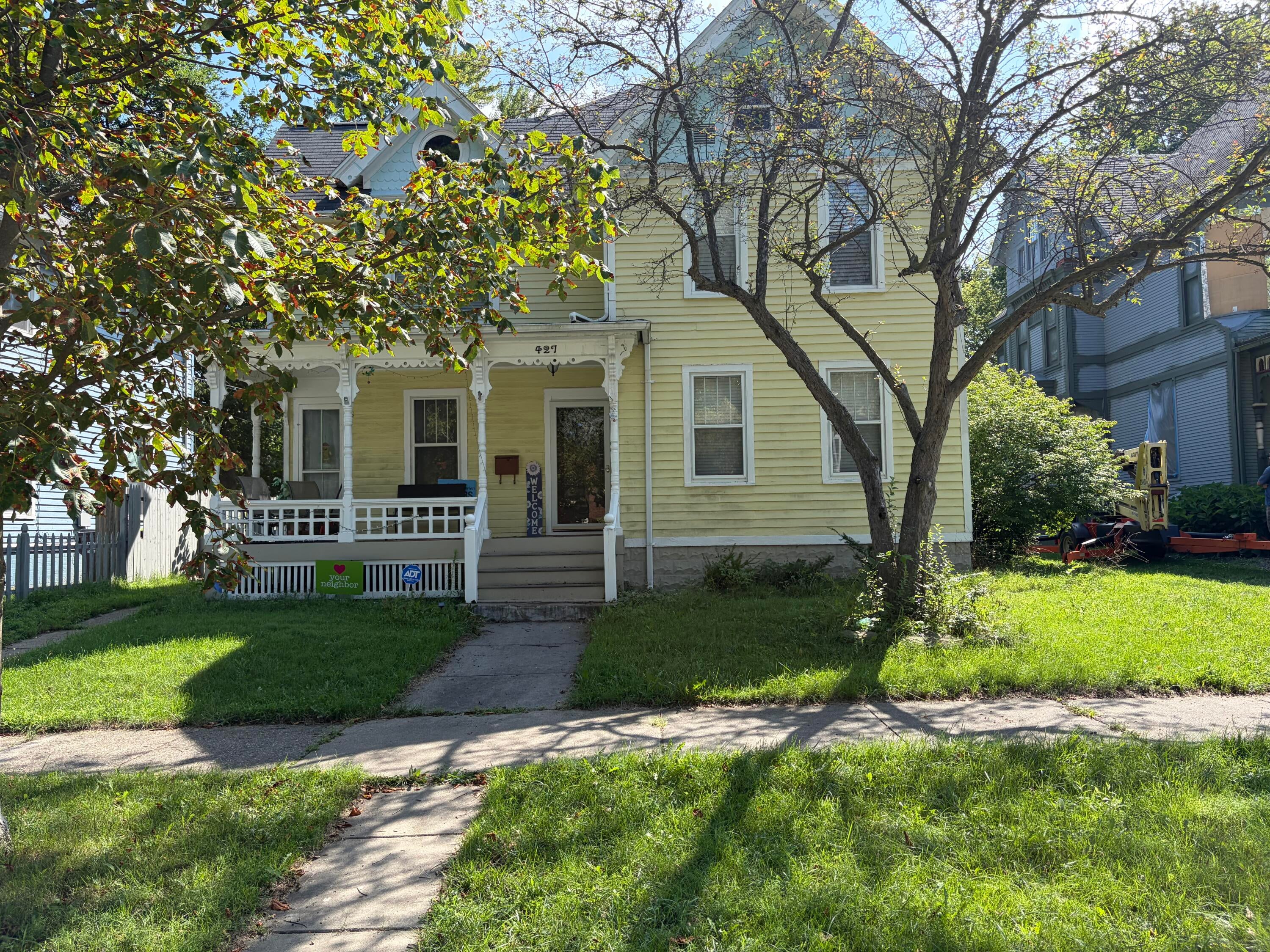 427 Dennis Street — photo