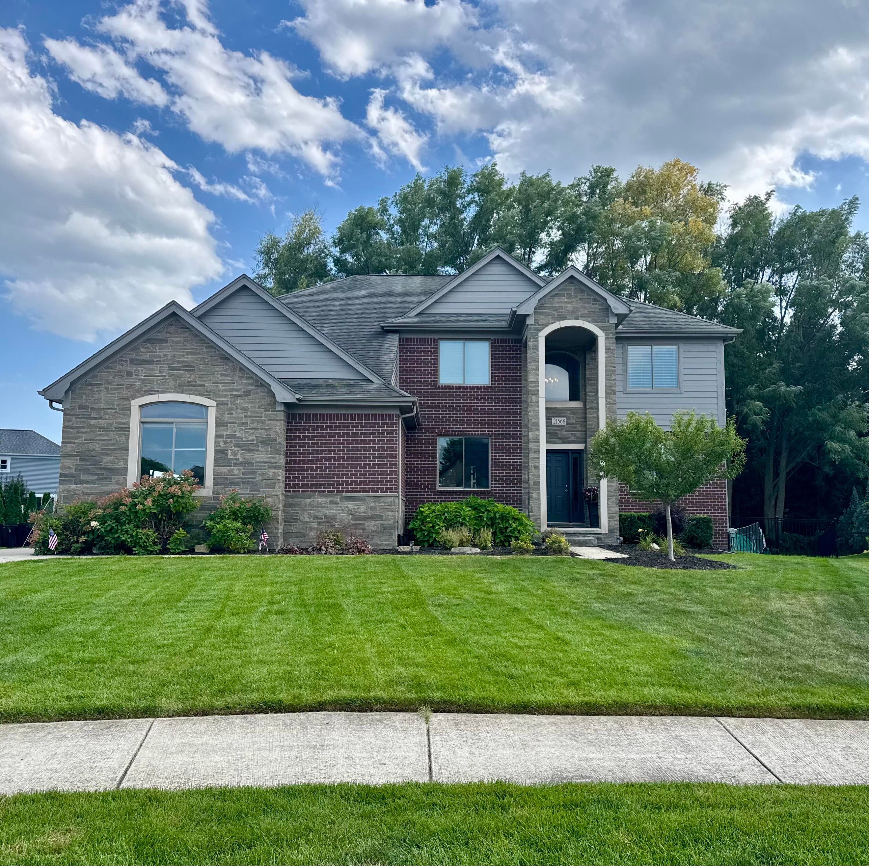 21568 Fort Worth Drive — photo