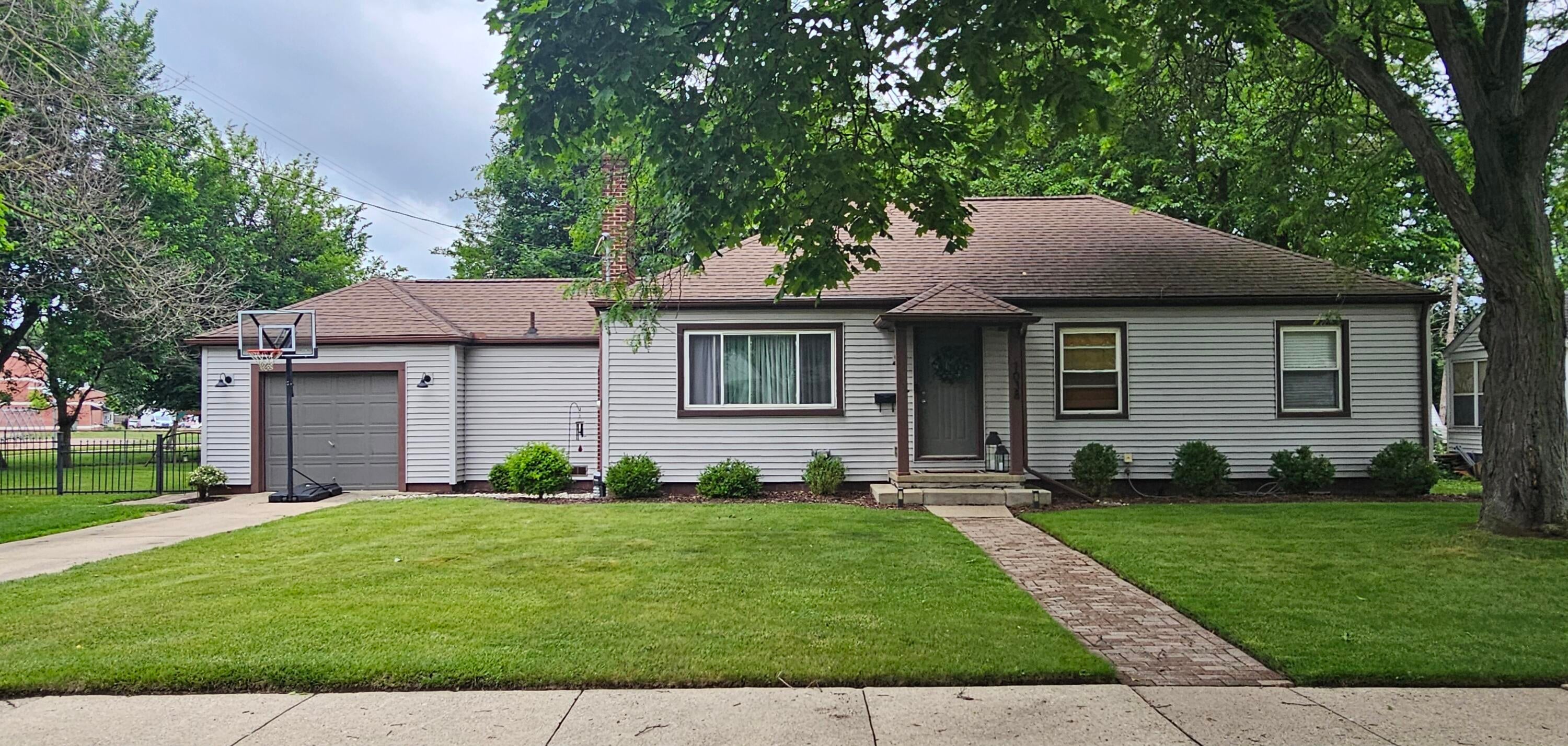 1038 S Wisner Street — photo