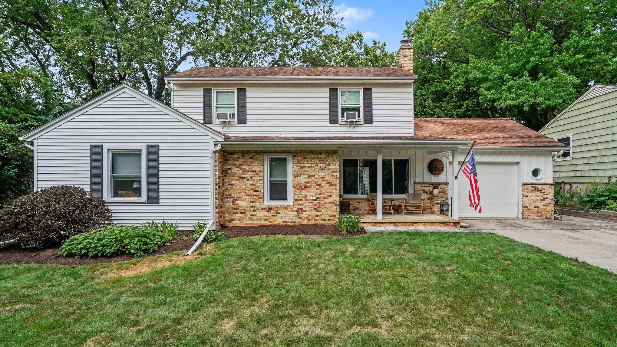 1265 Newport Road — photo