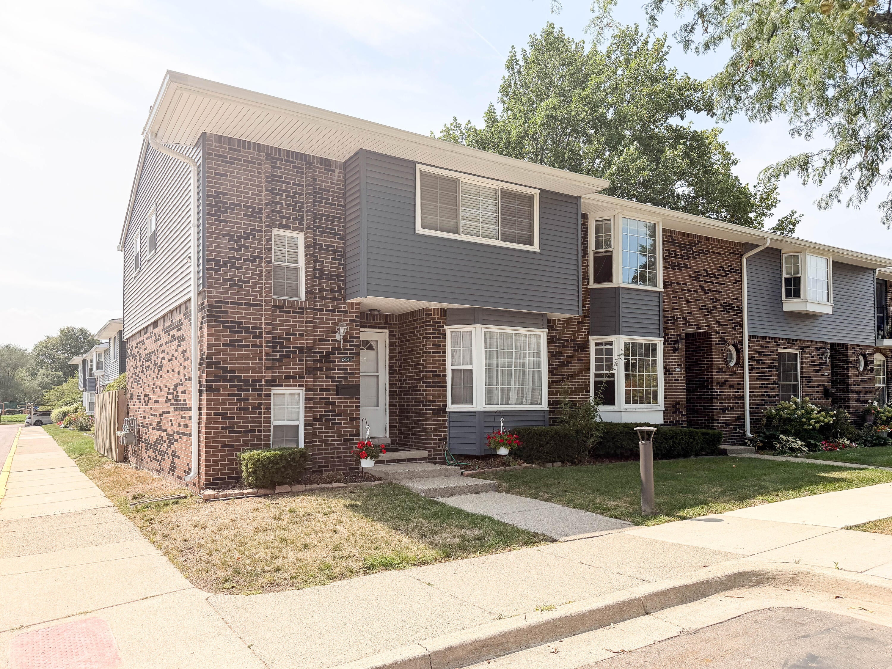 2806 Page Avenue — photo