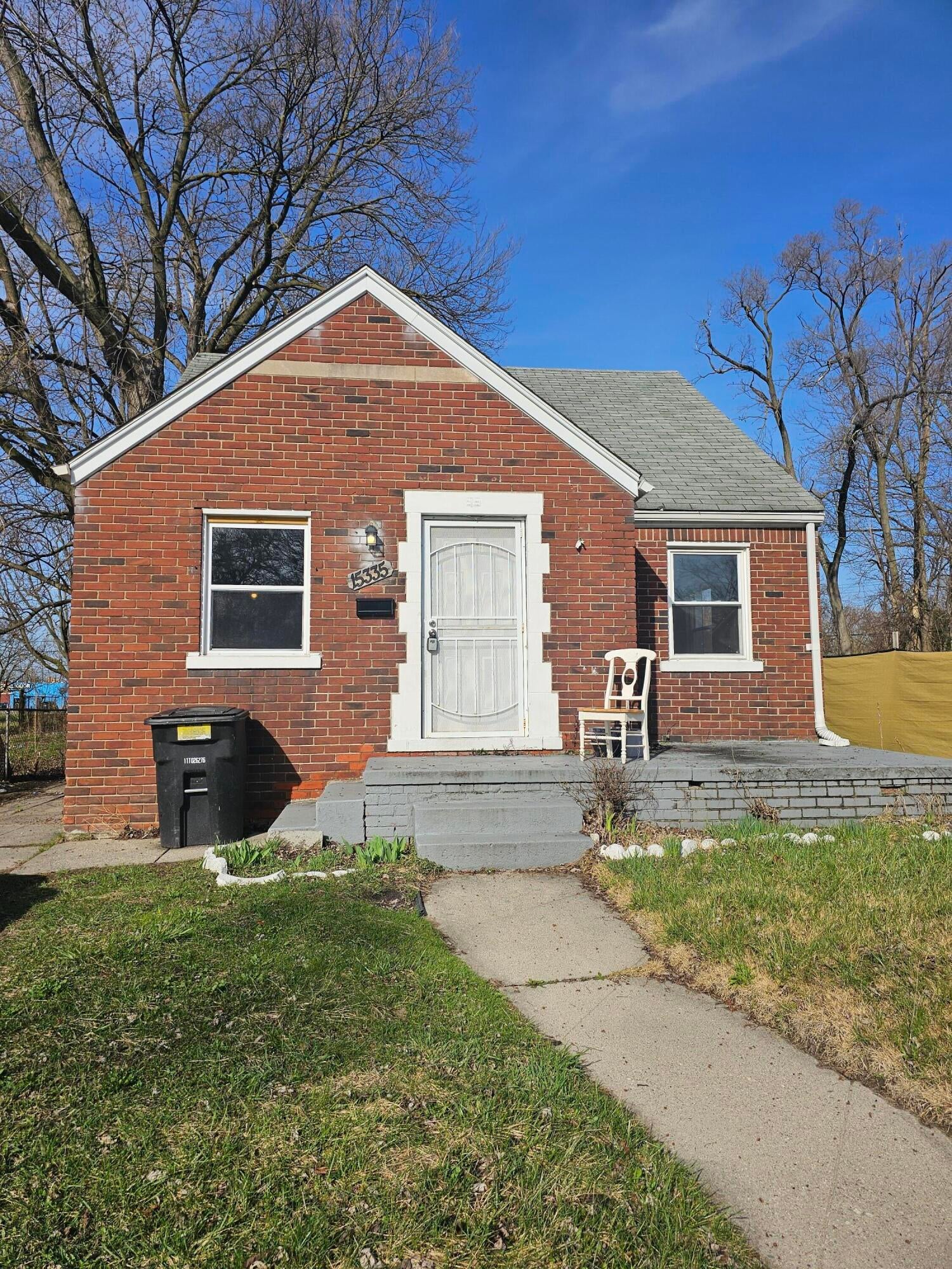 15335 Mark Twain Street — photo