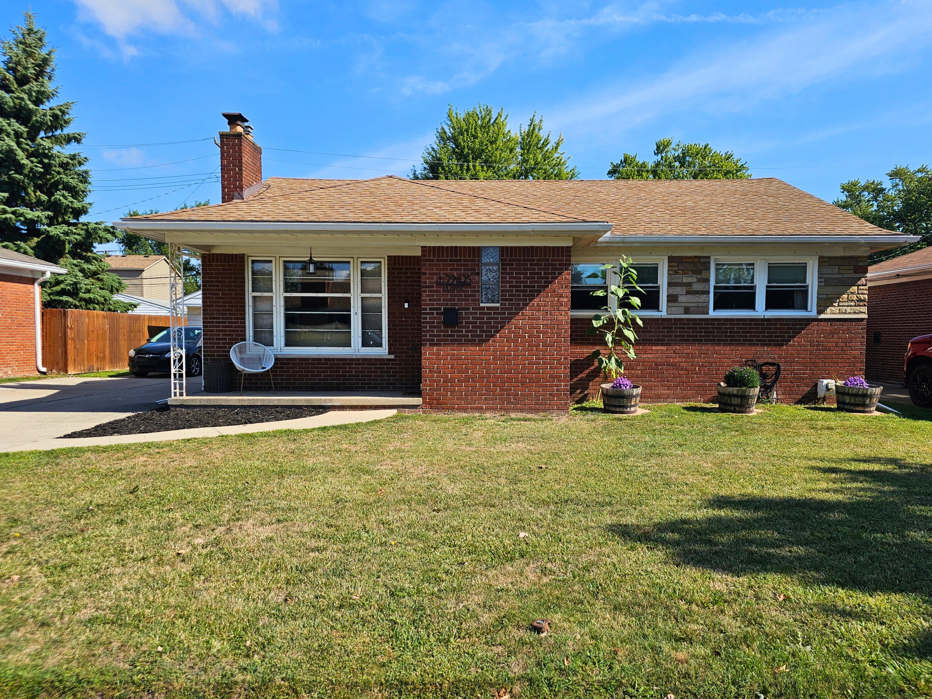 22425 Louise Street — photo