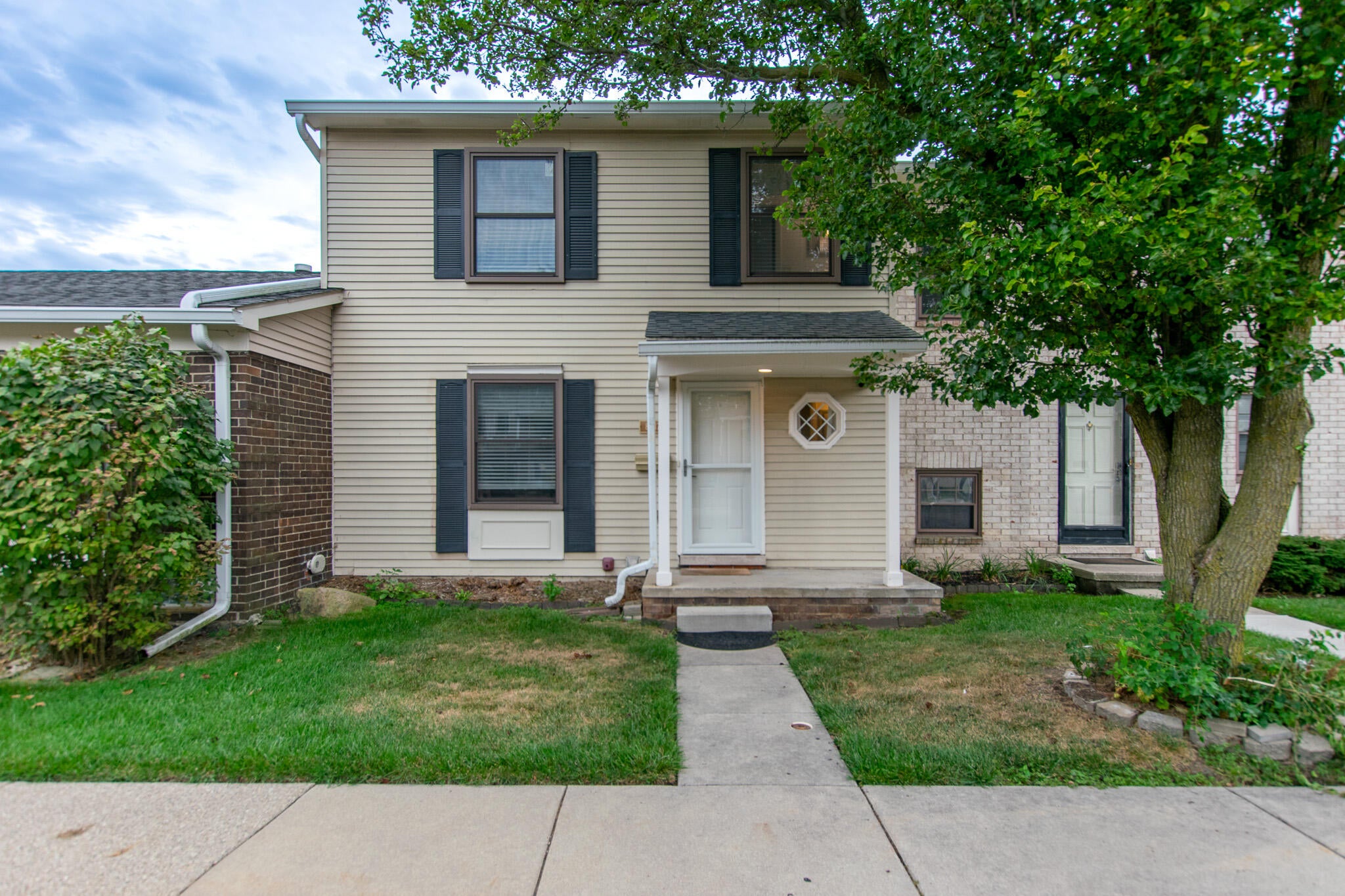 8387 Lakeview Court — photo