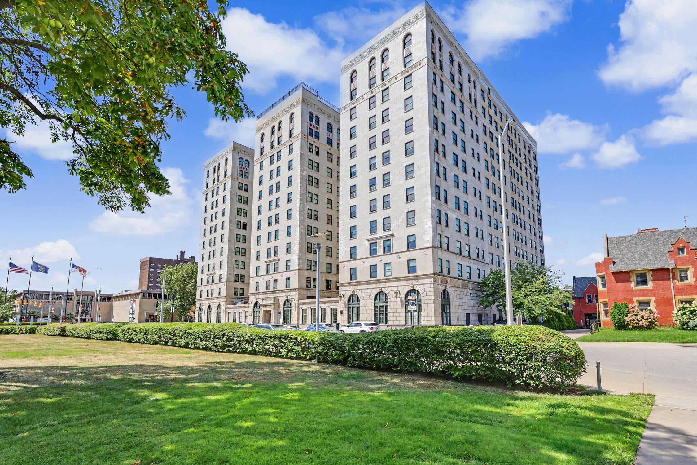 15 E Kirby Street 426 — photo