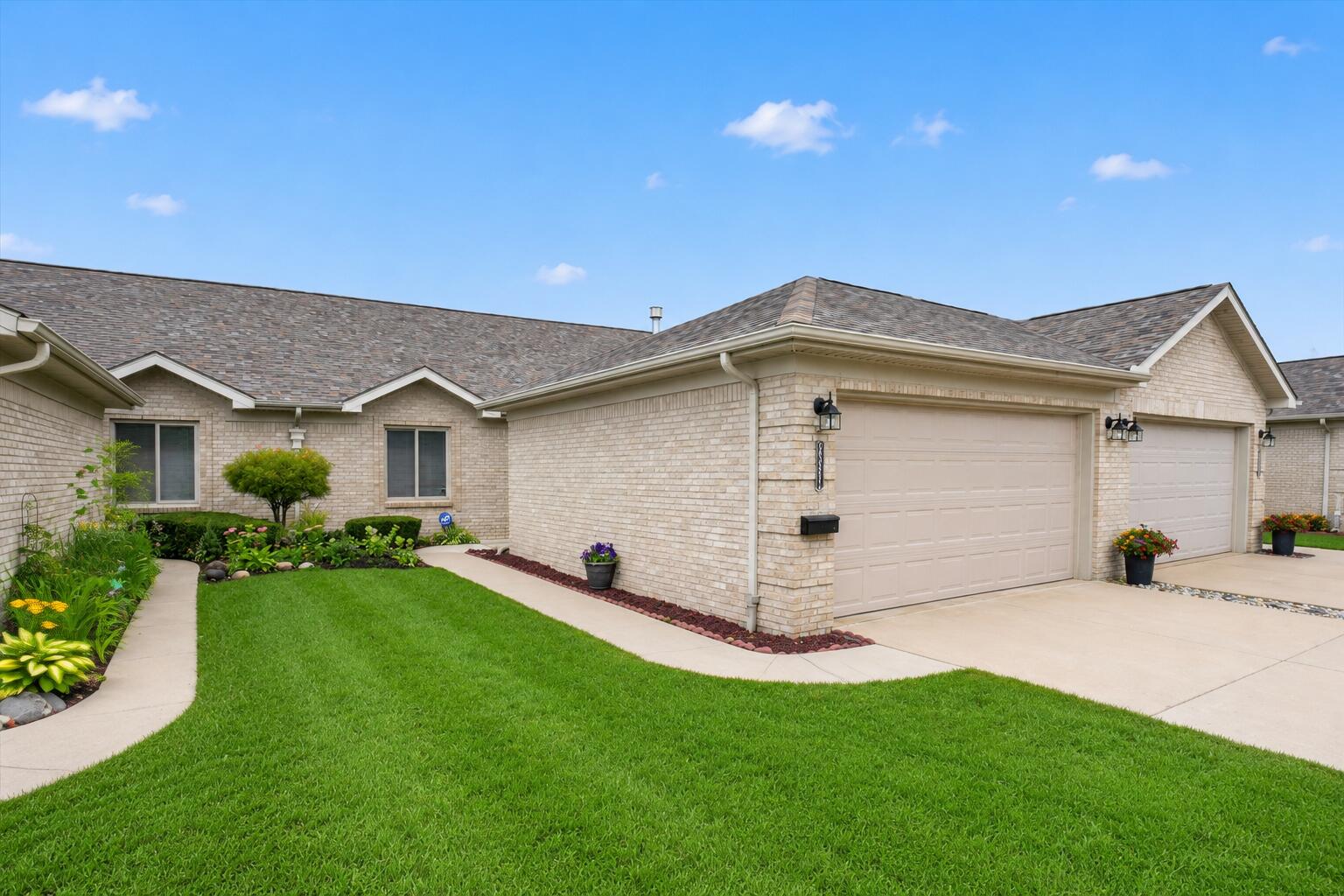 35251 Silver Maple Drive — photo