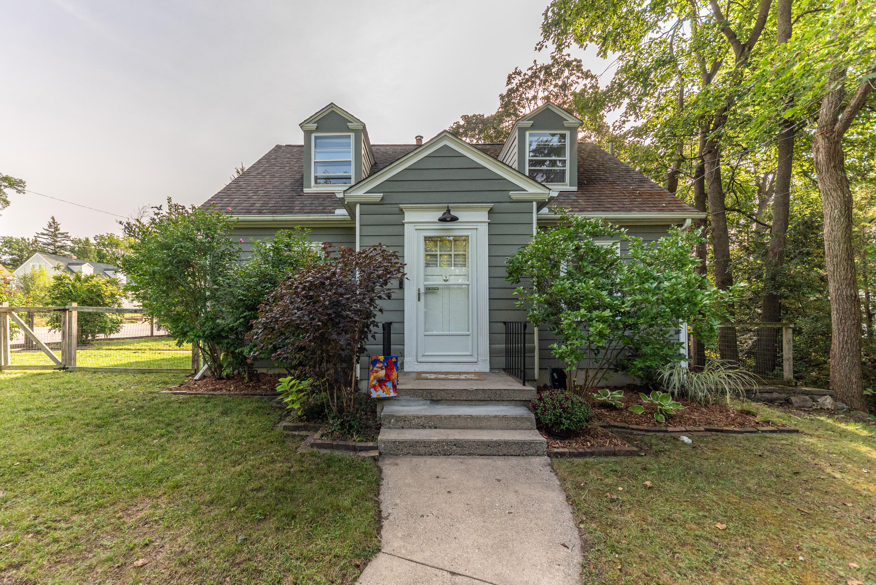 920 Miner Street — photo