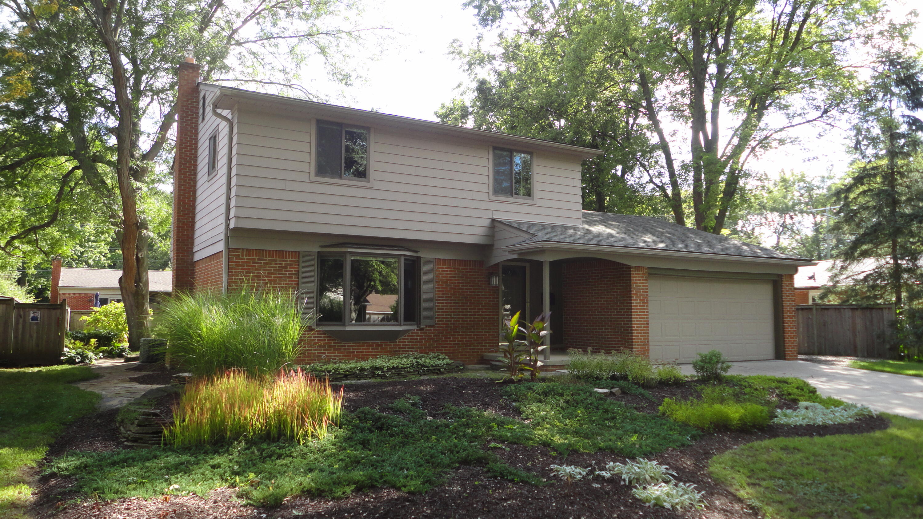 674 Canterbury Drive — photo