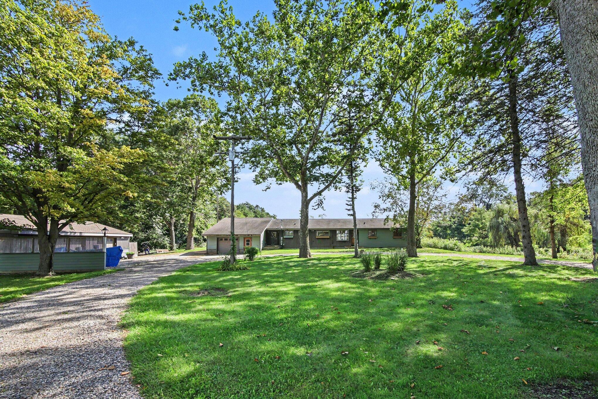 8443 Matthews Highway — photo