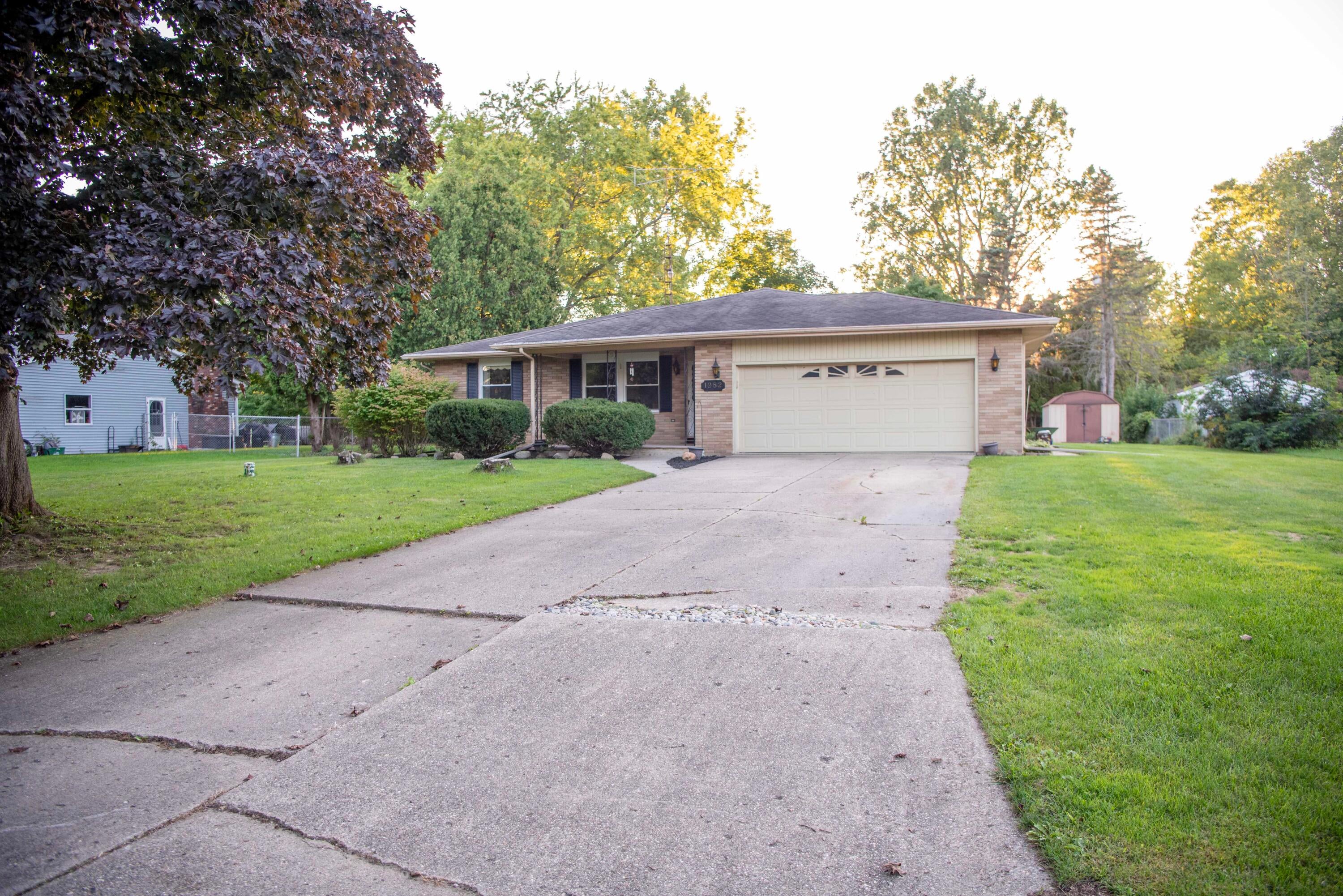 1282 Yorktown Drive — photo