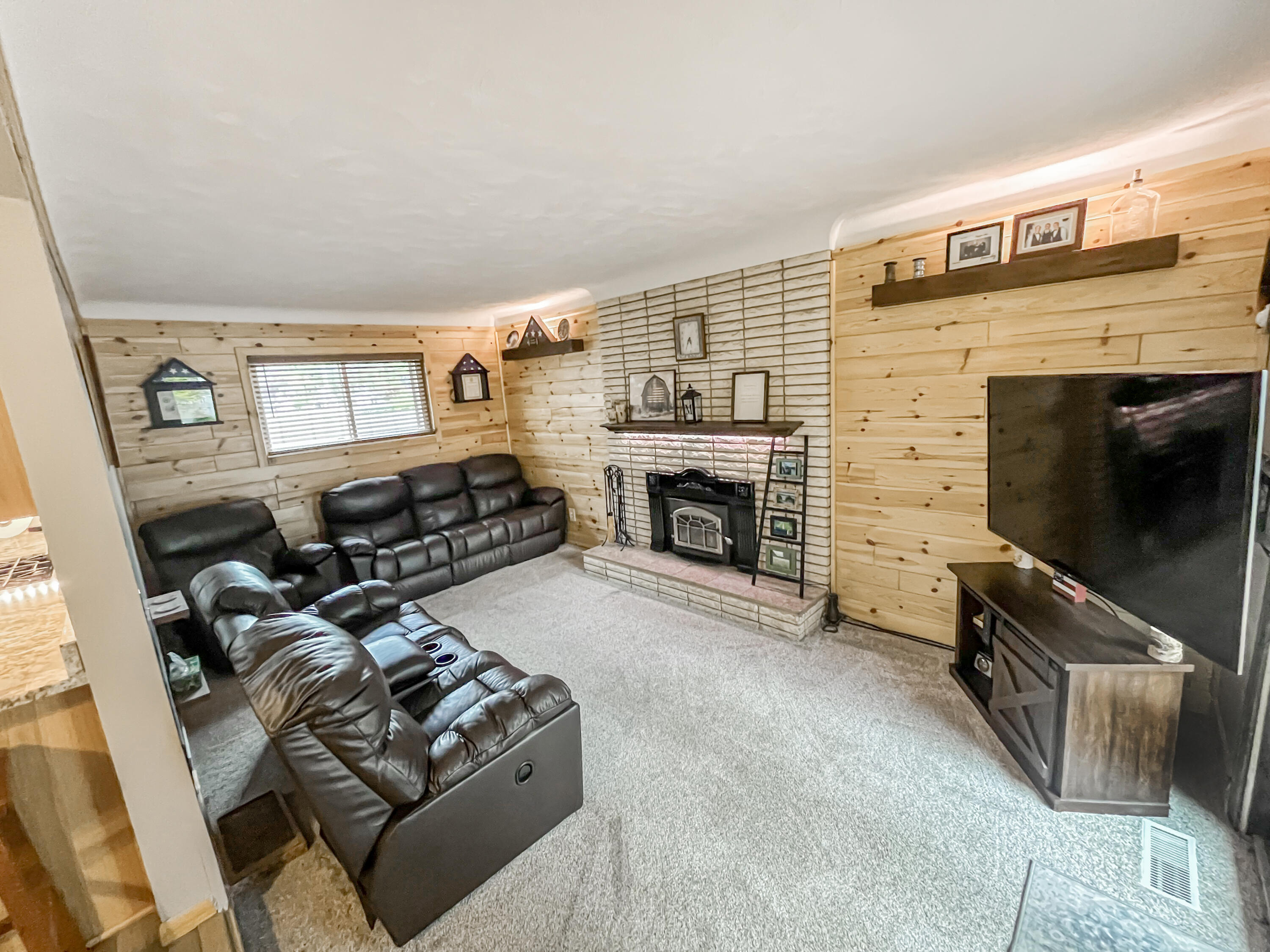 17828 Devonshire Street, Riverview, MI 48193 — photo 3