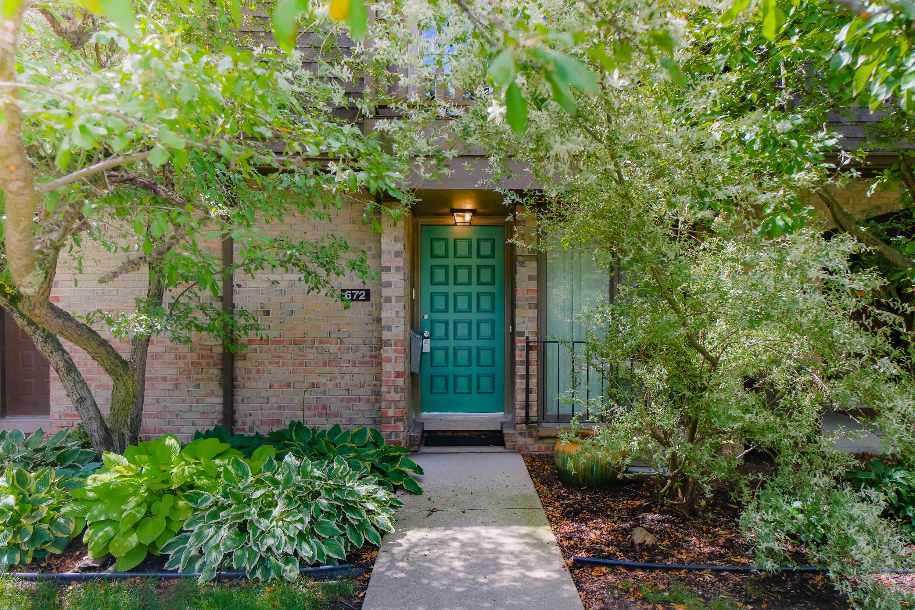 672 Greenhills Drive — photo
