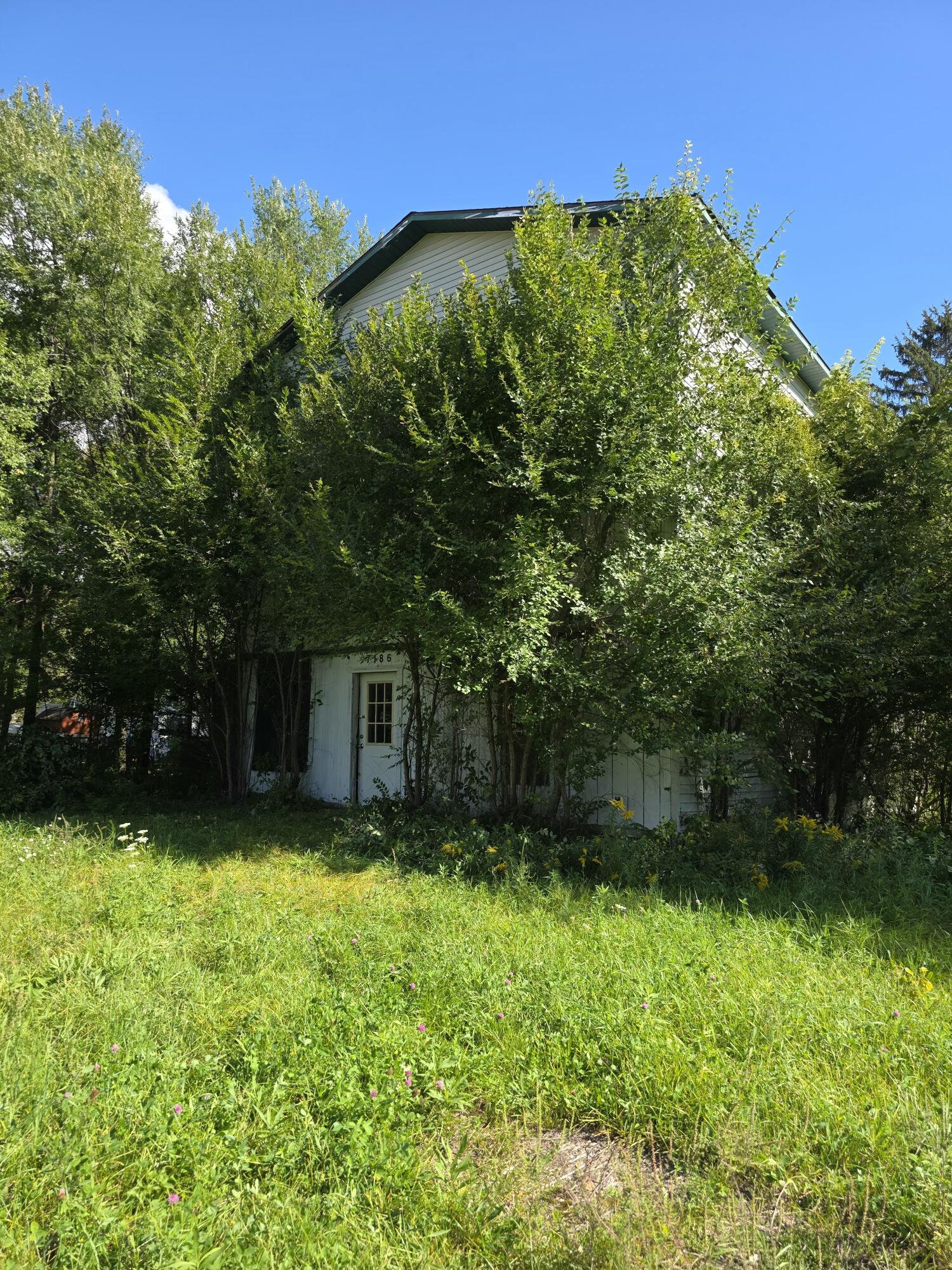 7186 Main Street — photo
